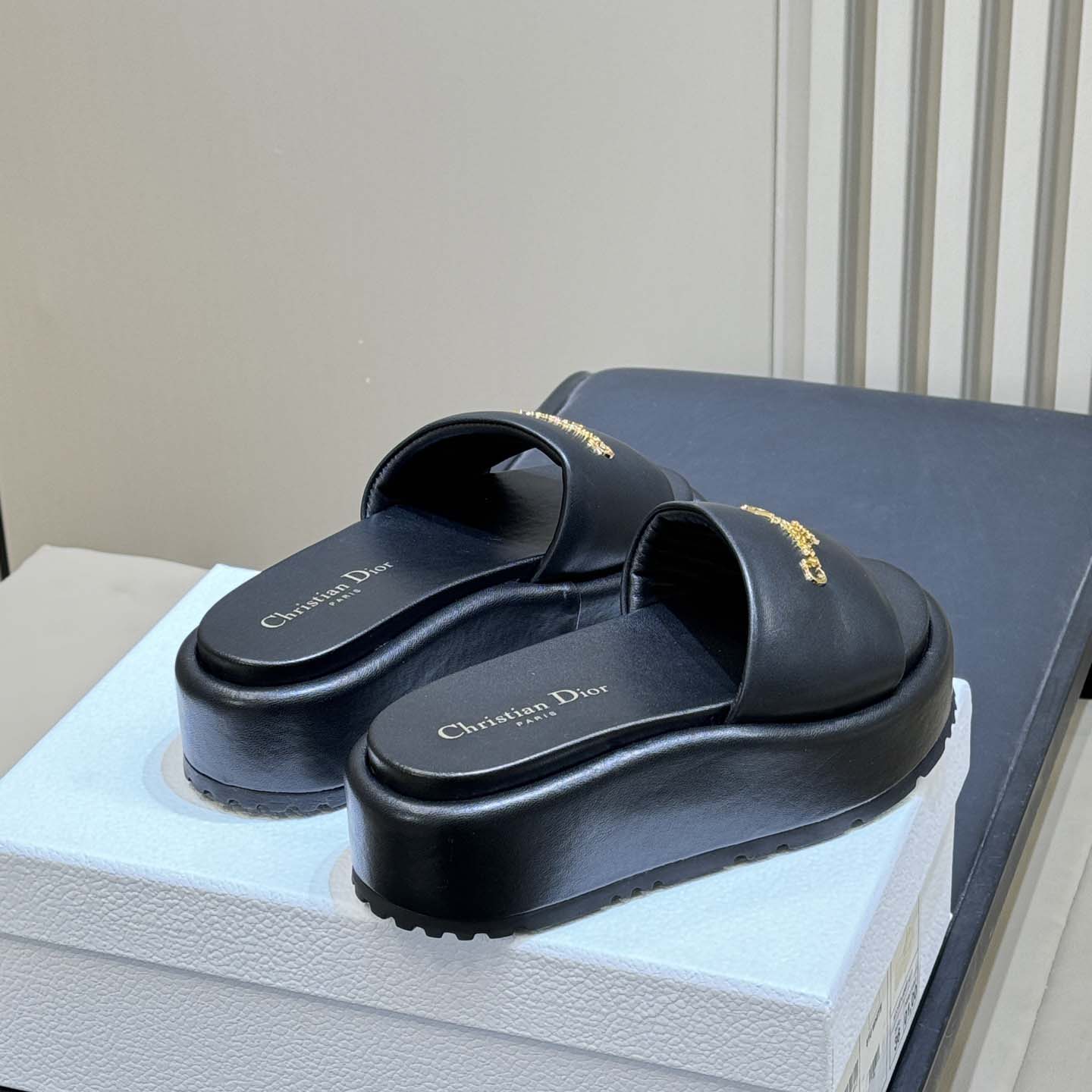 Dior D-Lane Platform Slide - FashionPlug