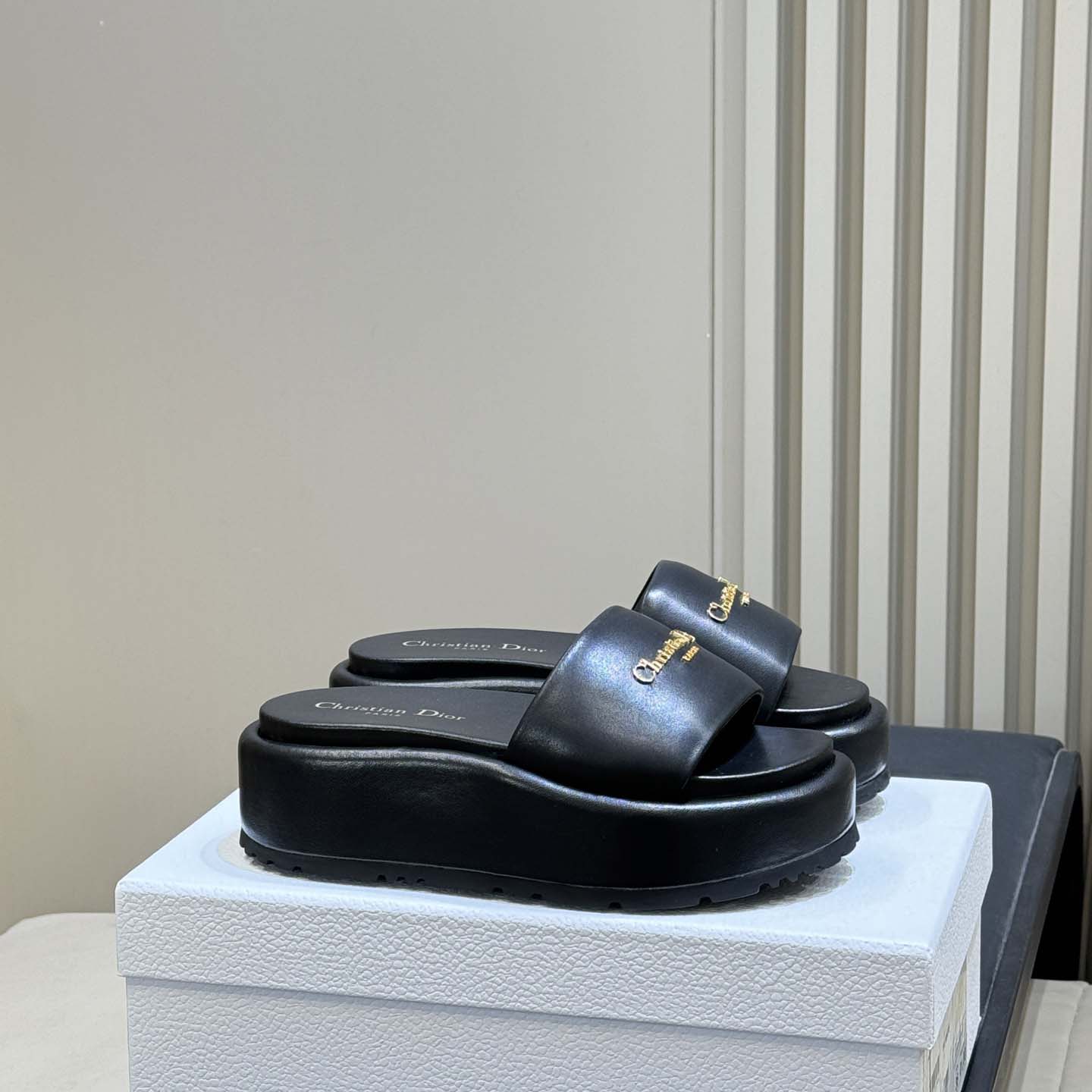 Dior D-Lane Platform Slide - FashionPlug