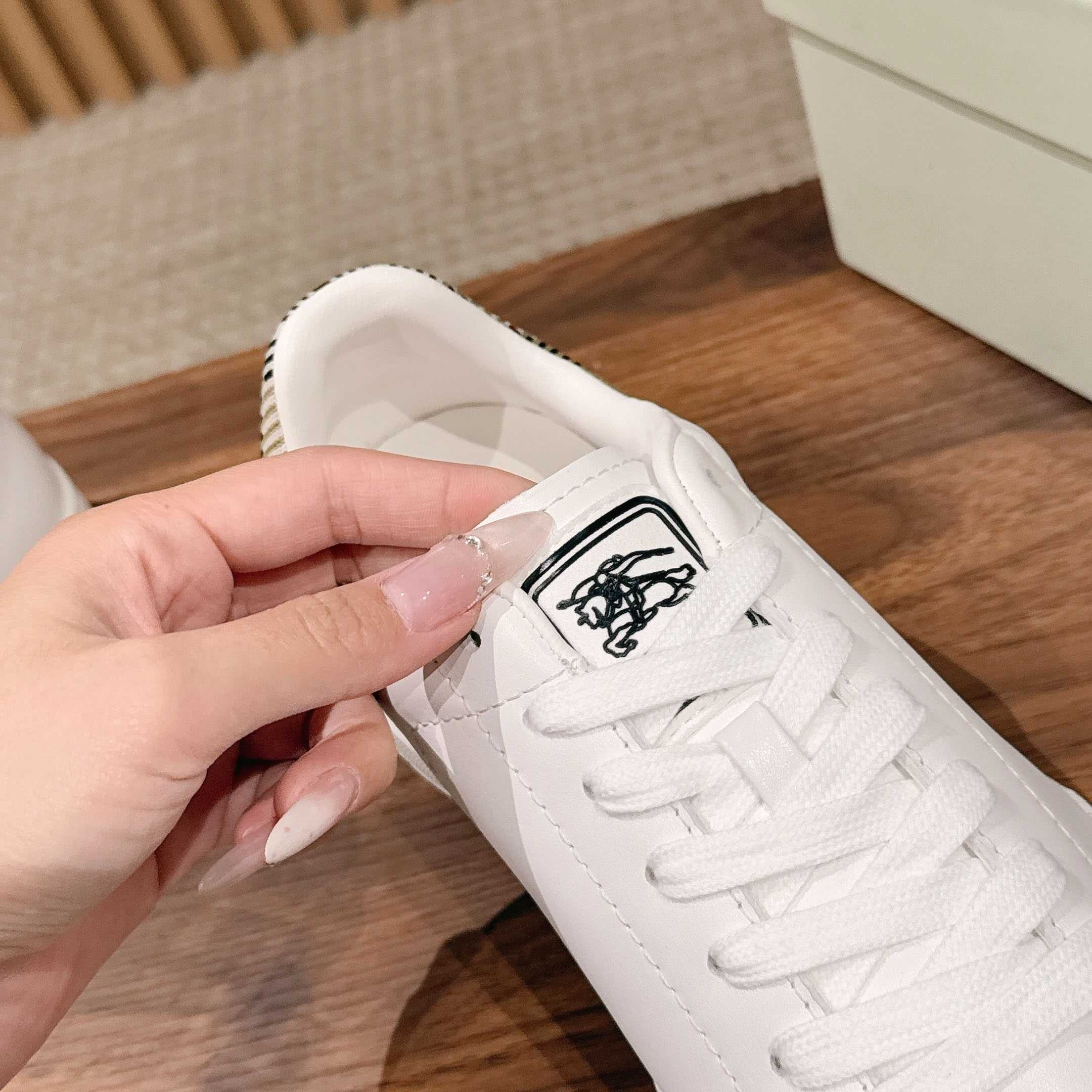 Burberry Leather Set Sneakers​ - FashionPlug