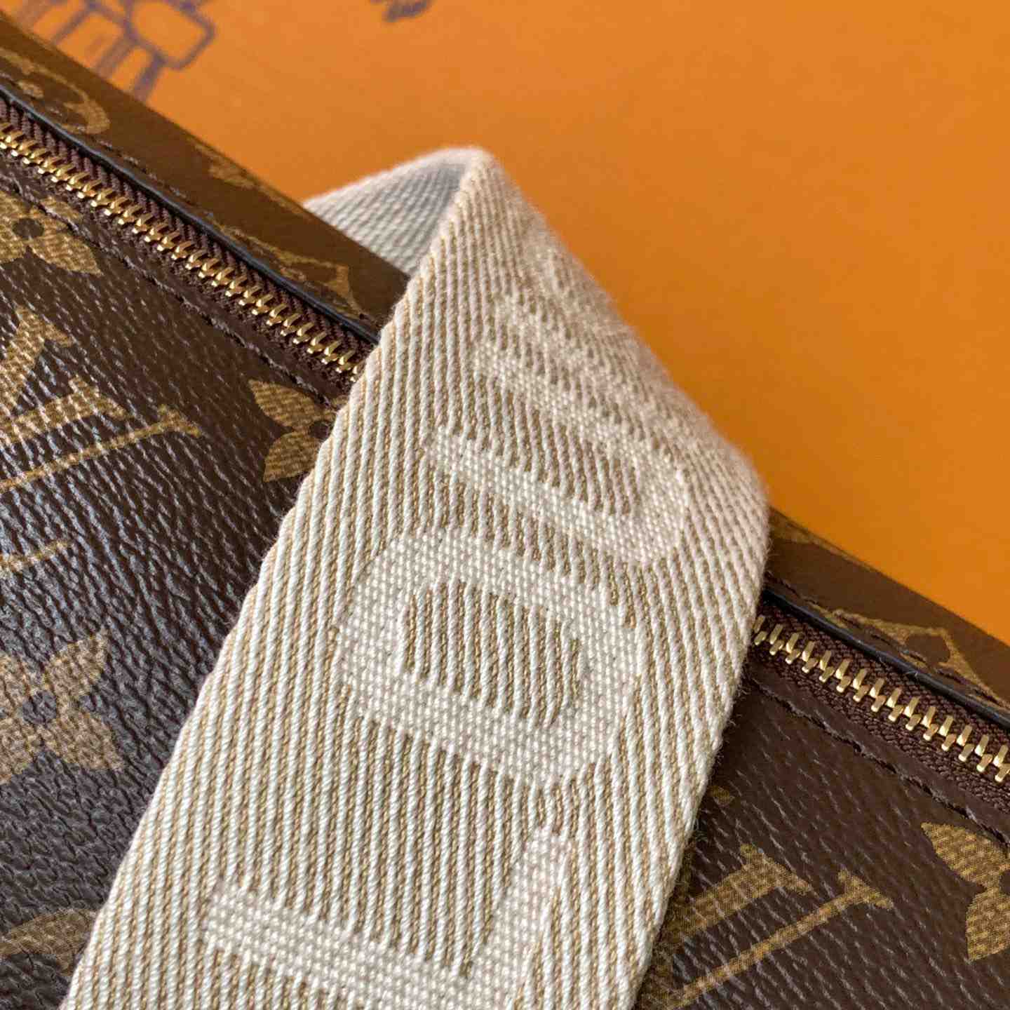 Louis Vuitton High Rise M46784 - FashionPlug