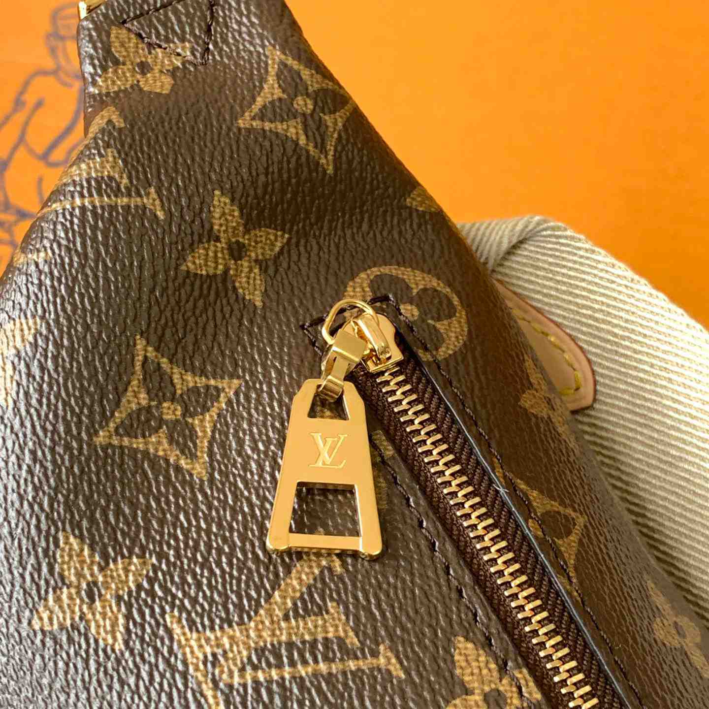 Louis Vuitton High Rise M46784 - FashionPlug