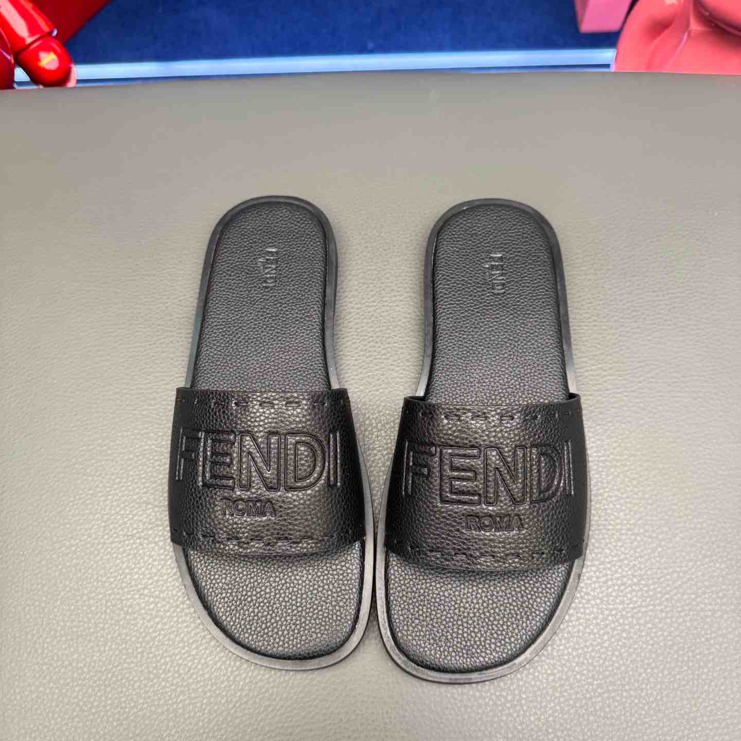 Fendi Roma Embossed-Logo Leather Sandals - FashionPlug
