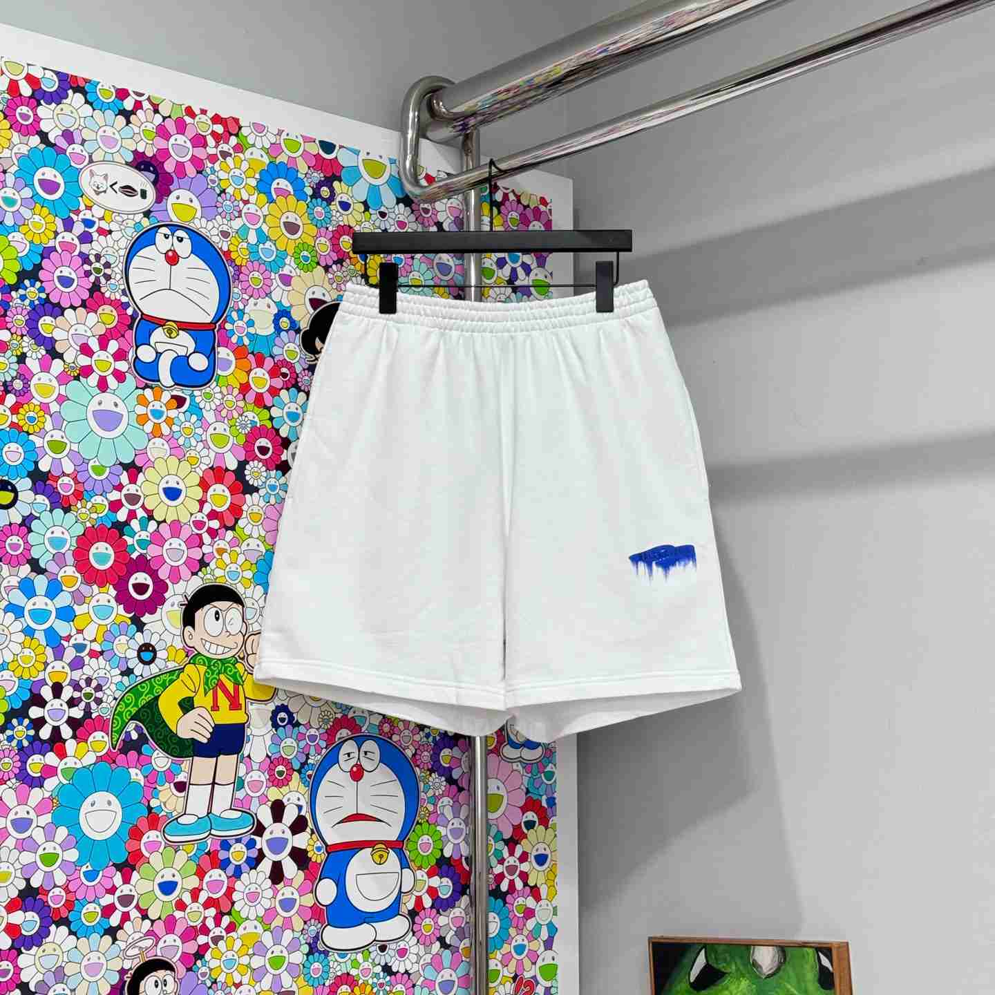 Balenciaga Wet Brush Relaxed Fit Shorts In White - FashionPlug