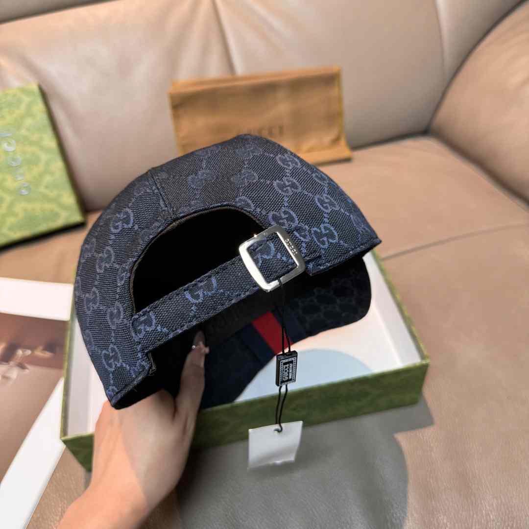 Gucci GG Canvas Baseball Hat - FashionPlug