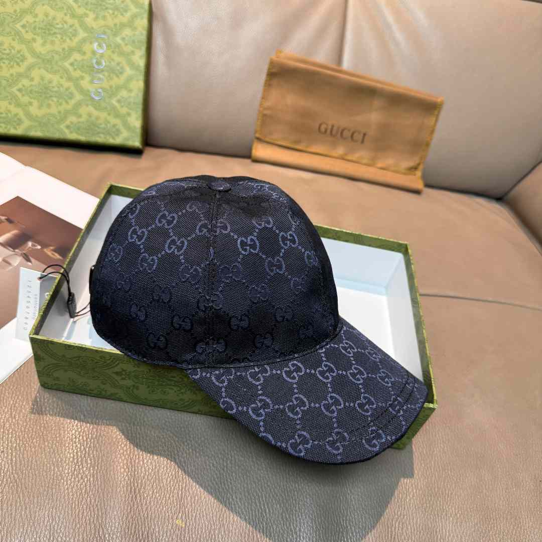 Gucci GG Canvas Baseball Hat - FashionPlug