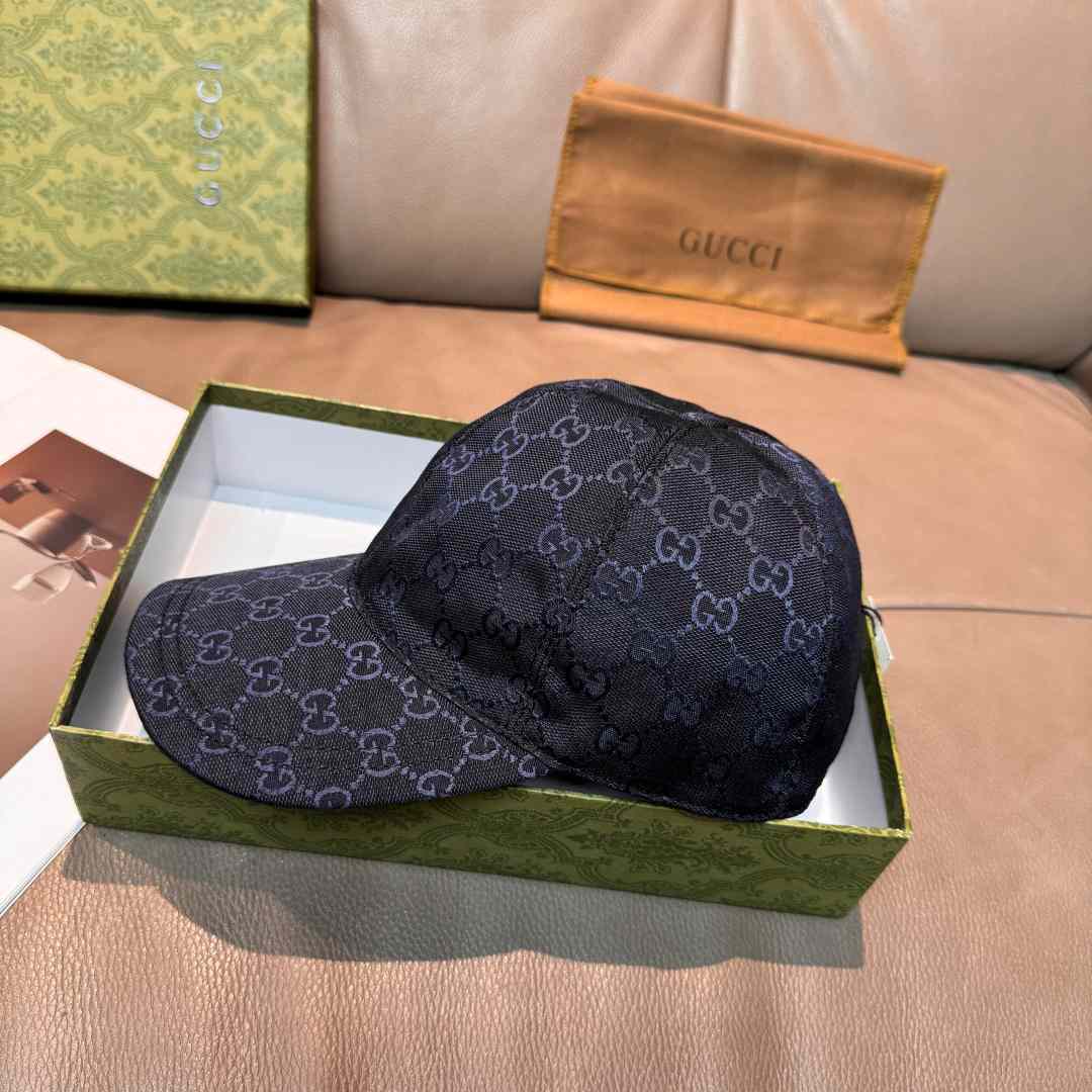 Gucci GG Canvas Baseball Hat - FashionPlug