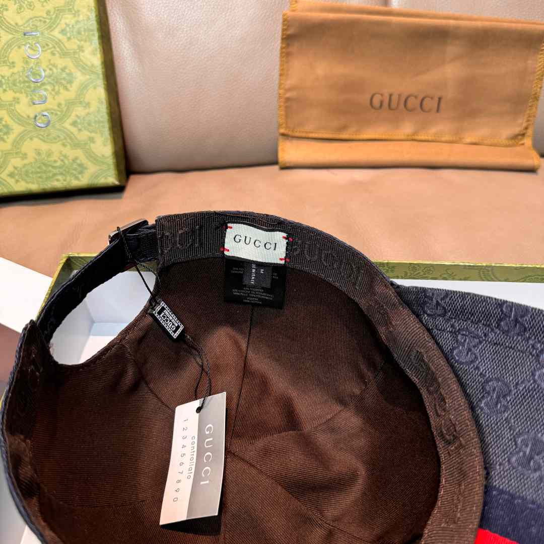 Gucci GG Canvas Baseball Hat - FashionPlug