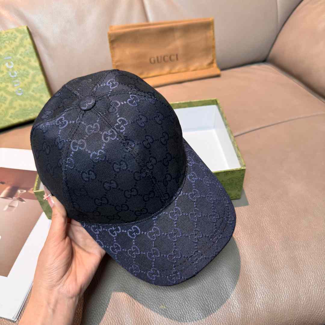 Gucci GG Canvas Baseball Hat - FashionPlug