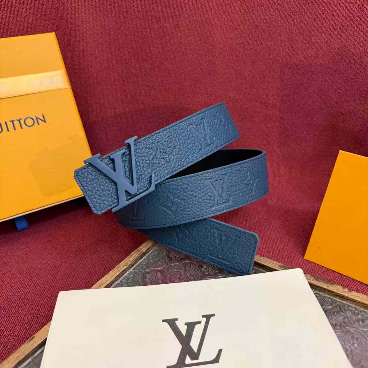 Louis Vuitton LV Taurillon 40mm Reversible Belt M8663Q - FashionPlug