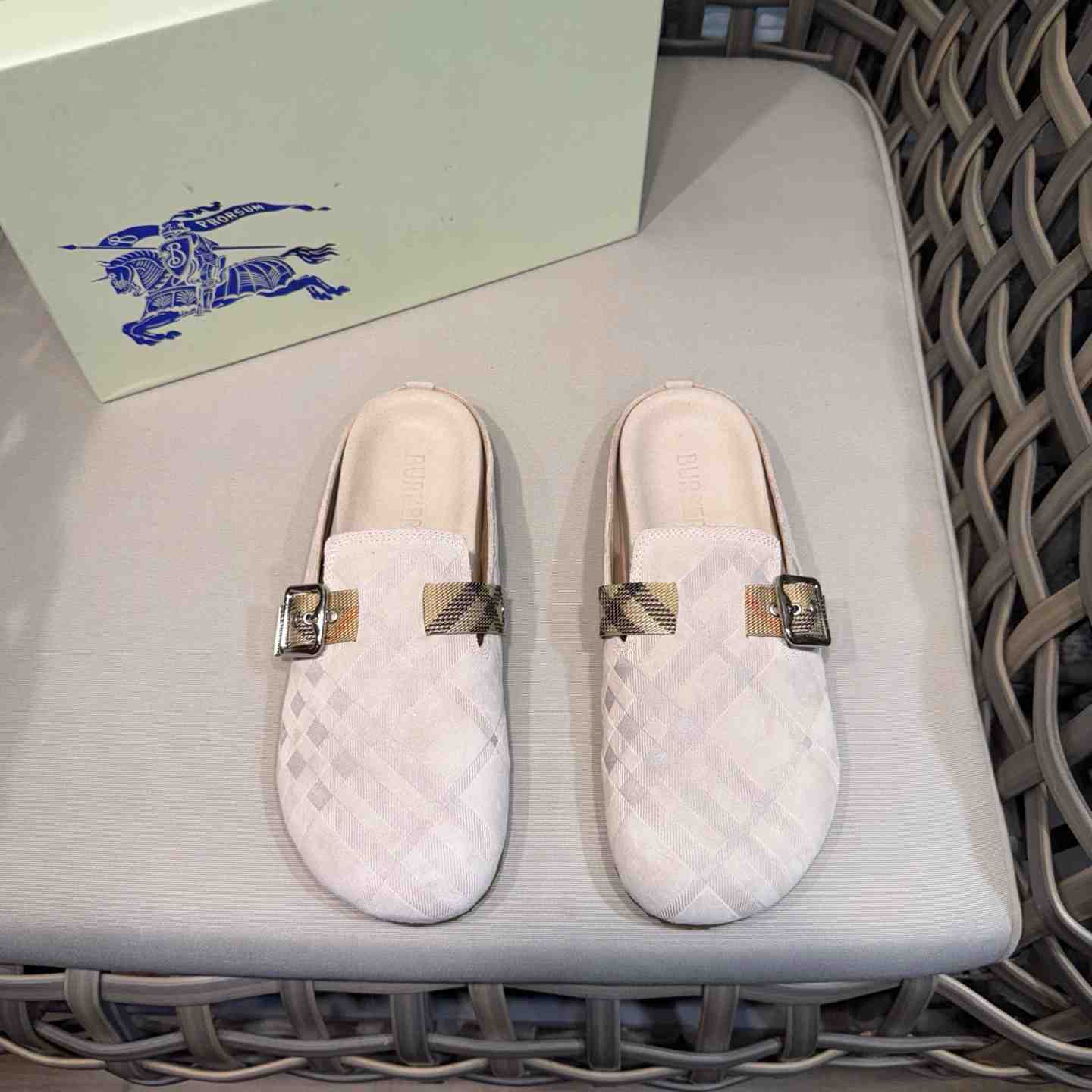 Burberry Suede Urchin Clogs - FashionPlug