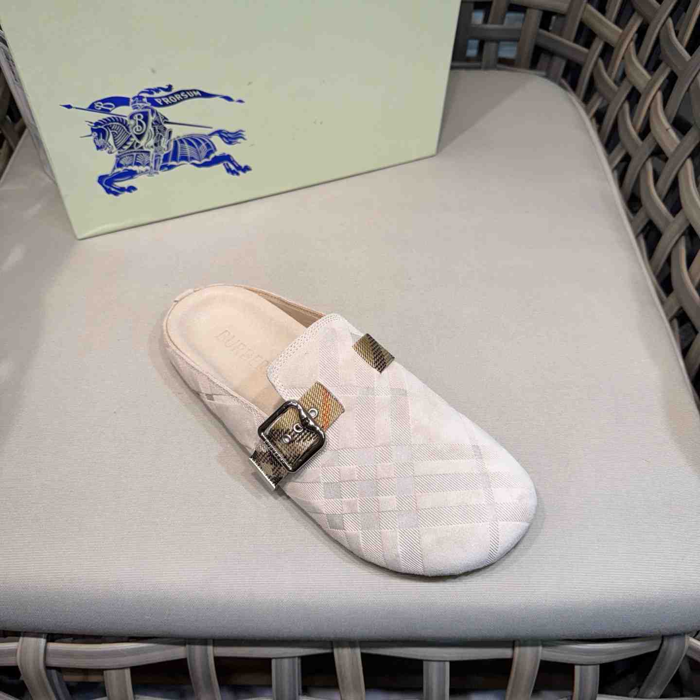 Burberry Suede Urchin Clogs - FashionPlug