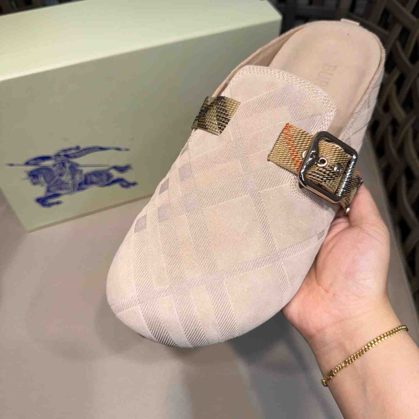 Burberry Suede Urchin Clogs - FashionPlug