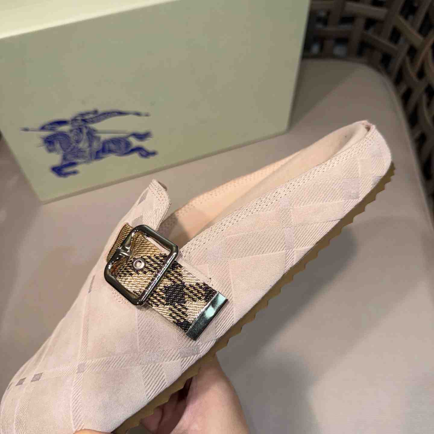 Burberry Suede Urchin Clogs - FashionPlug