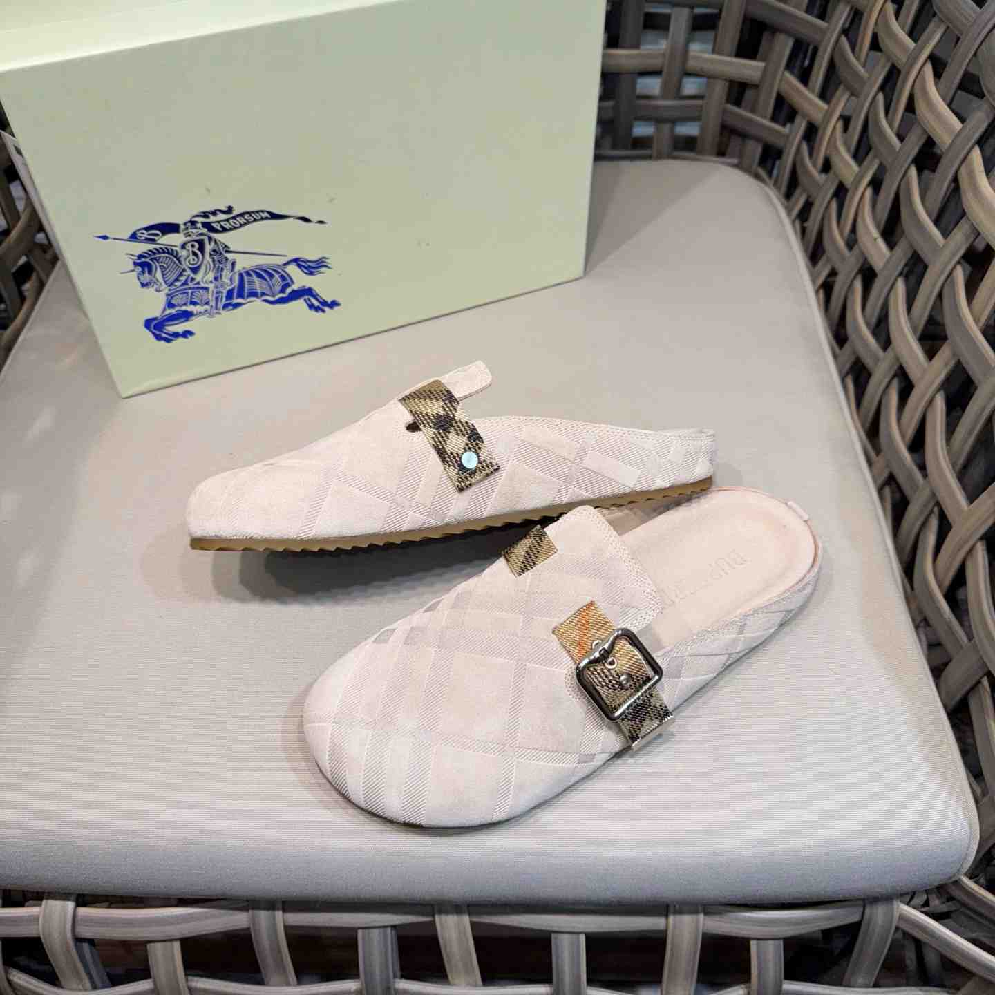 Burberry Suede Urchin Clogs - FashionPlug