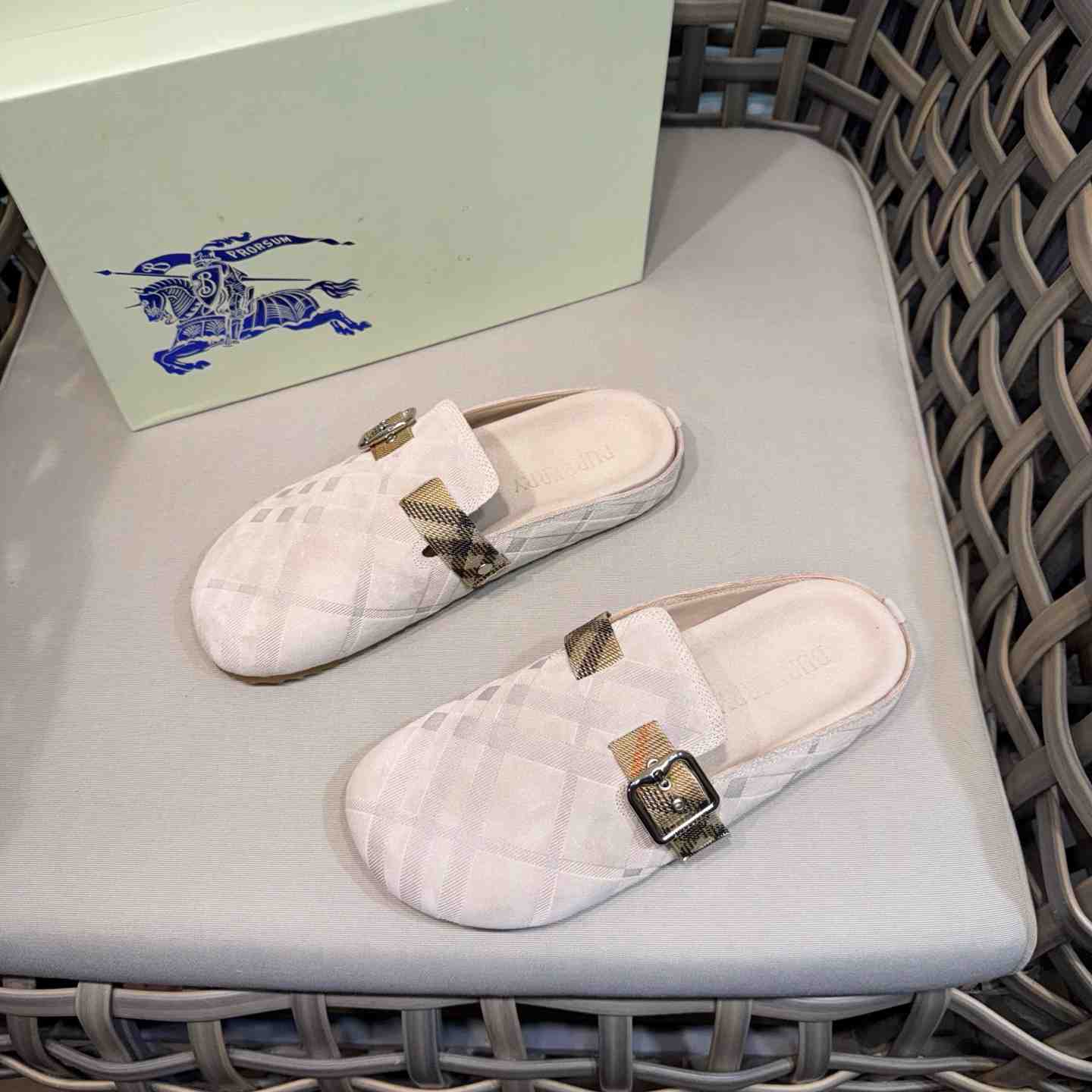 Burberry Suede Urchin Clogs - FashionPlug