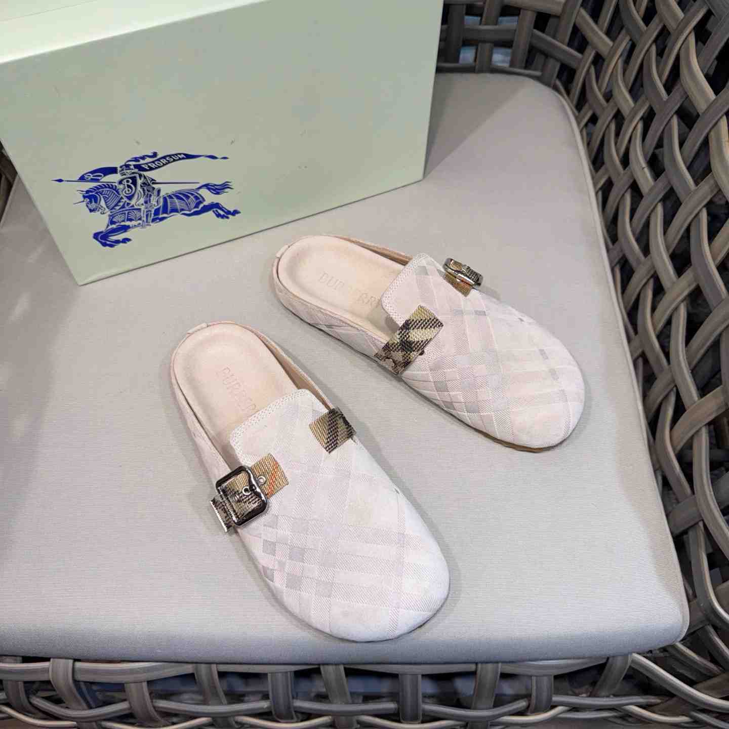 Burberry Suede Urchin Clogs - FashionPlug