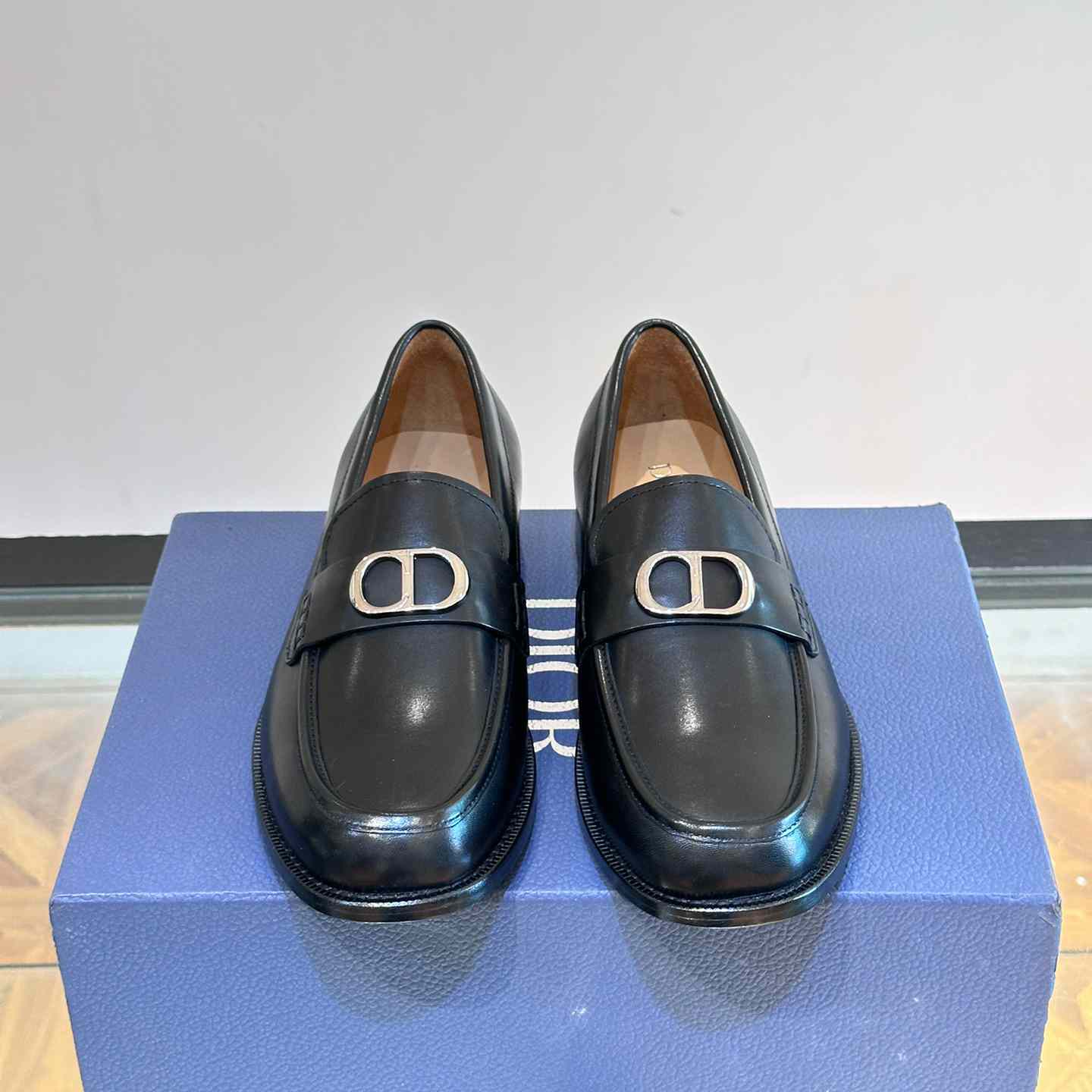 Dior Archie Loafer - FashionPlug