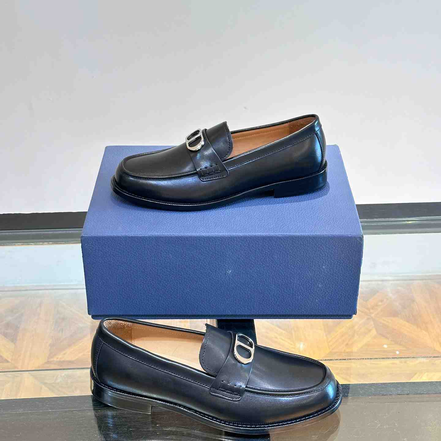 Dior Archie Loafer - FashionPlug