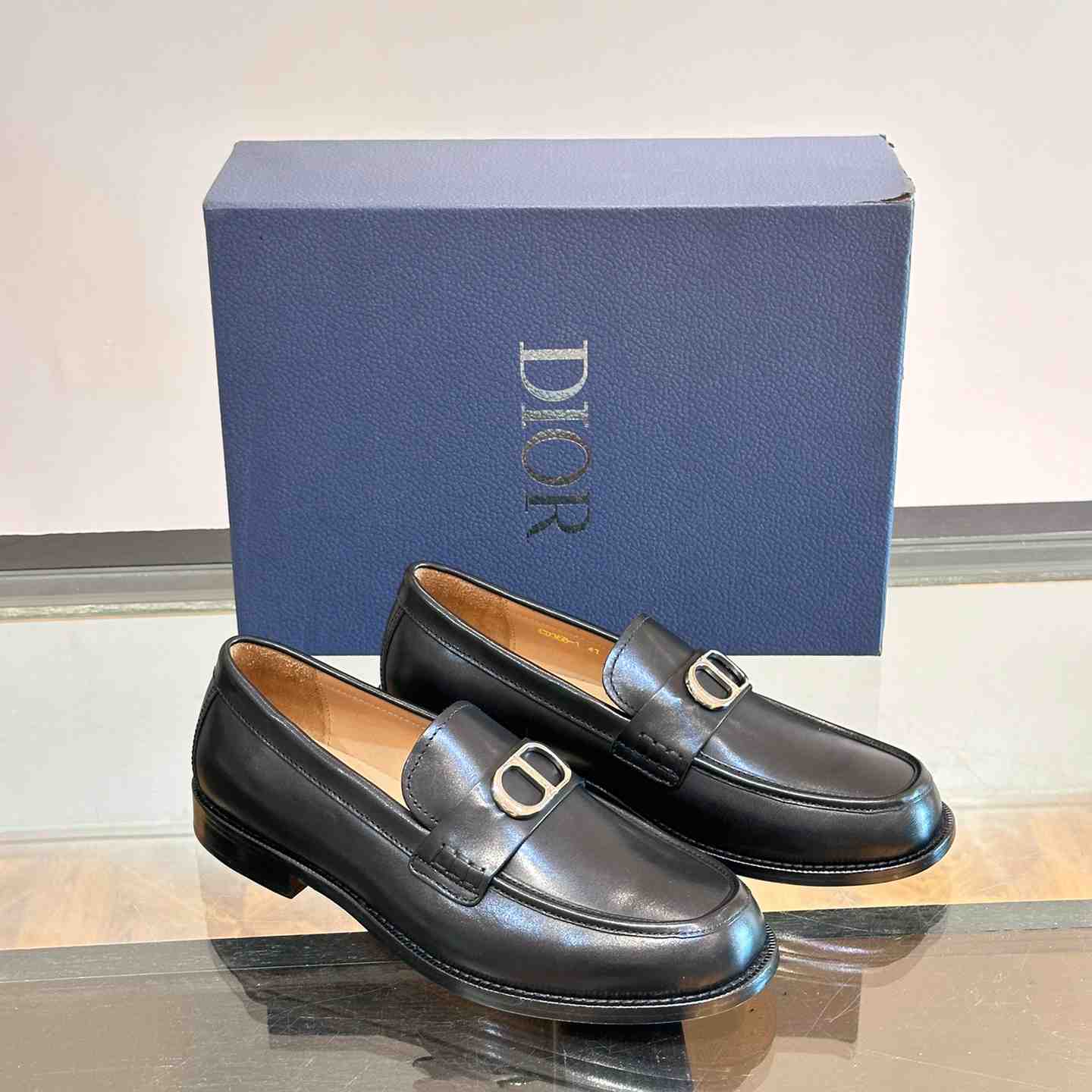 Dior Archie Loafer - FashionPlug