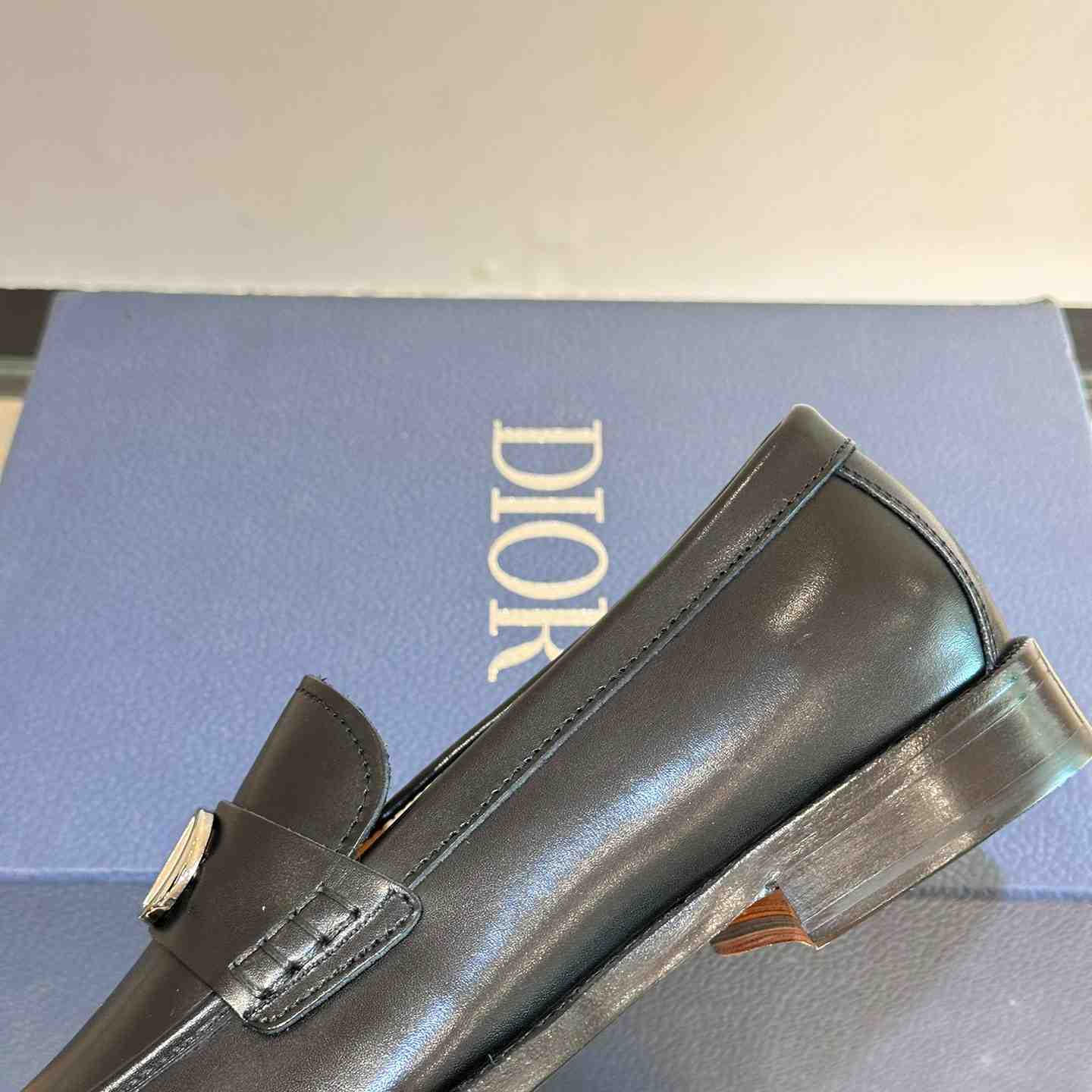 Dior Archie Loafer - FashionPlug