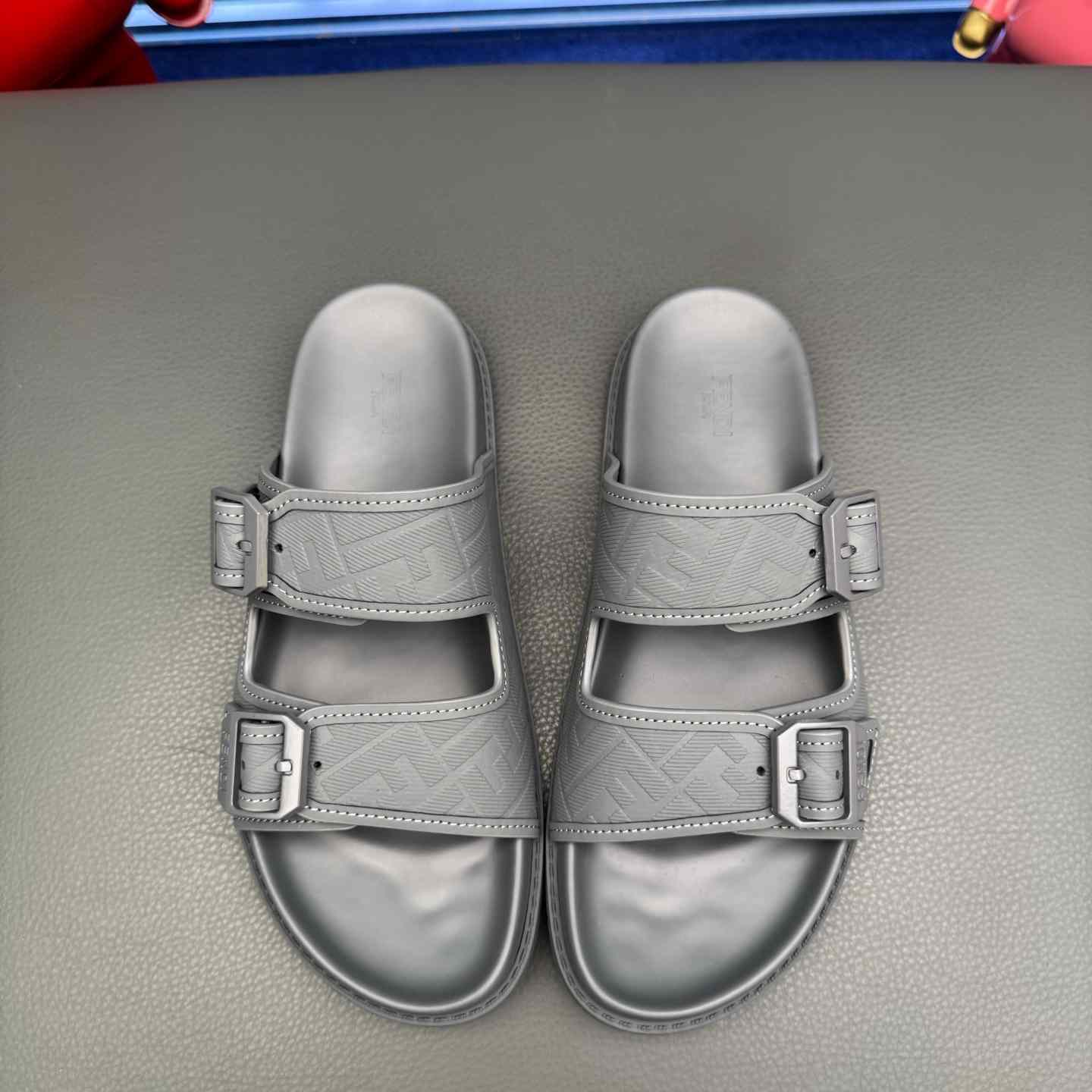 Fendi Feel Logo Sandals - FashionPlug