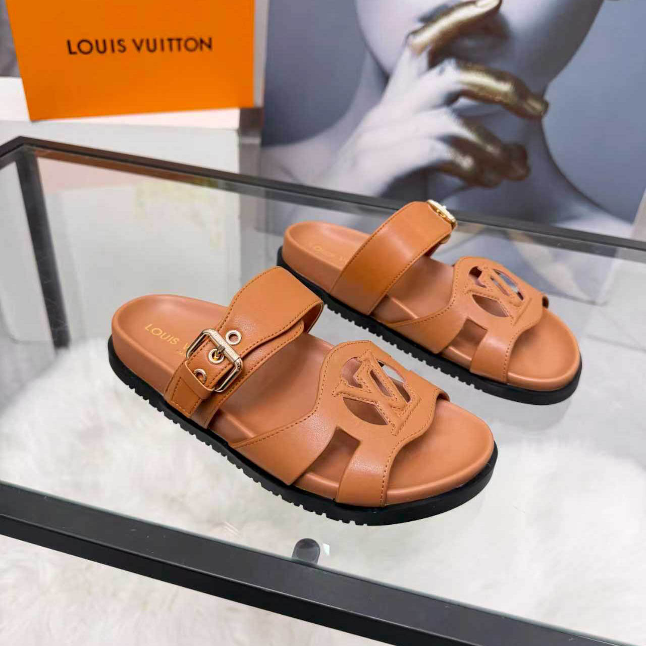 Louis Vuitton LV Isola Comfort Mule 1AJOPR - FashionPlug