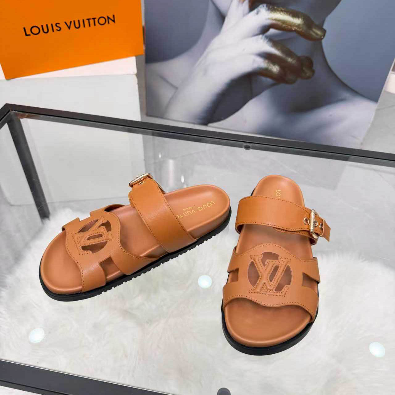 Louis Vuitton LV Isola Comfort Mule 1AJOPR - FashionPlug