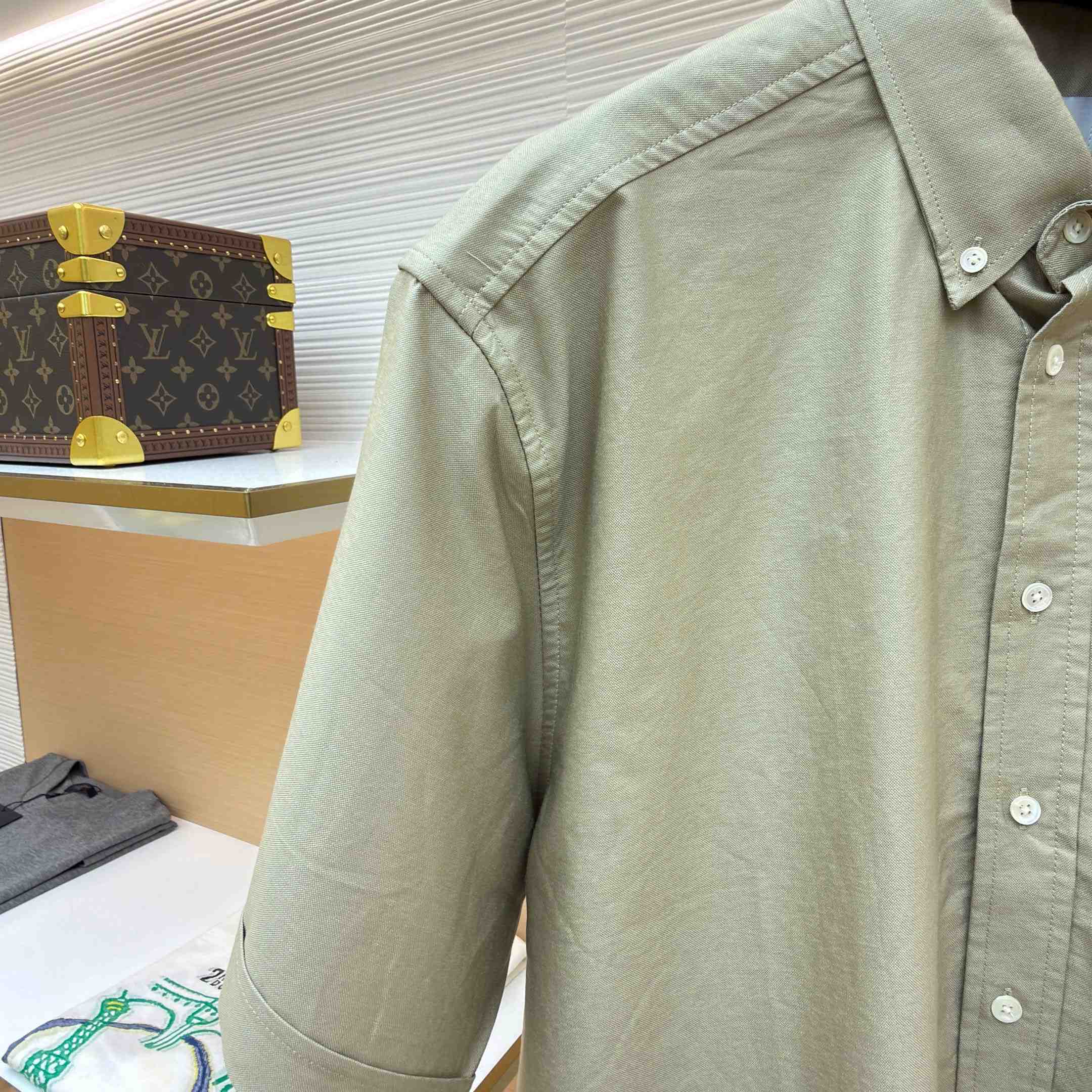 AMI Paris Ami Button-Down Short-Sleeve Shirt - FashionPlug