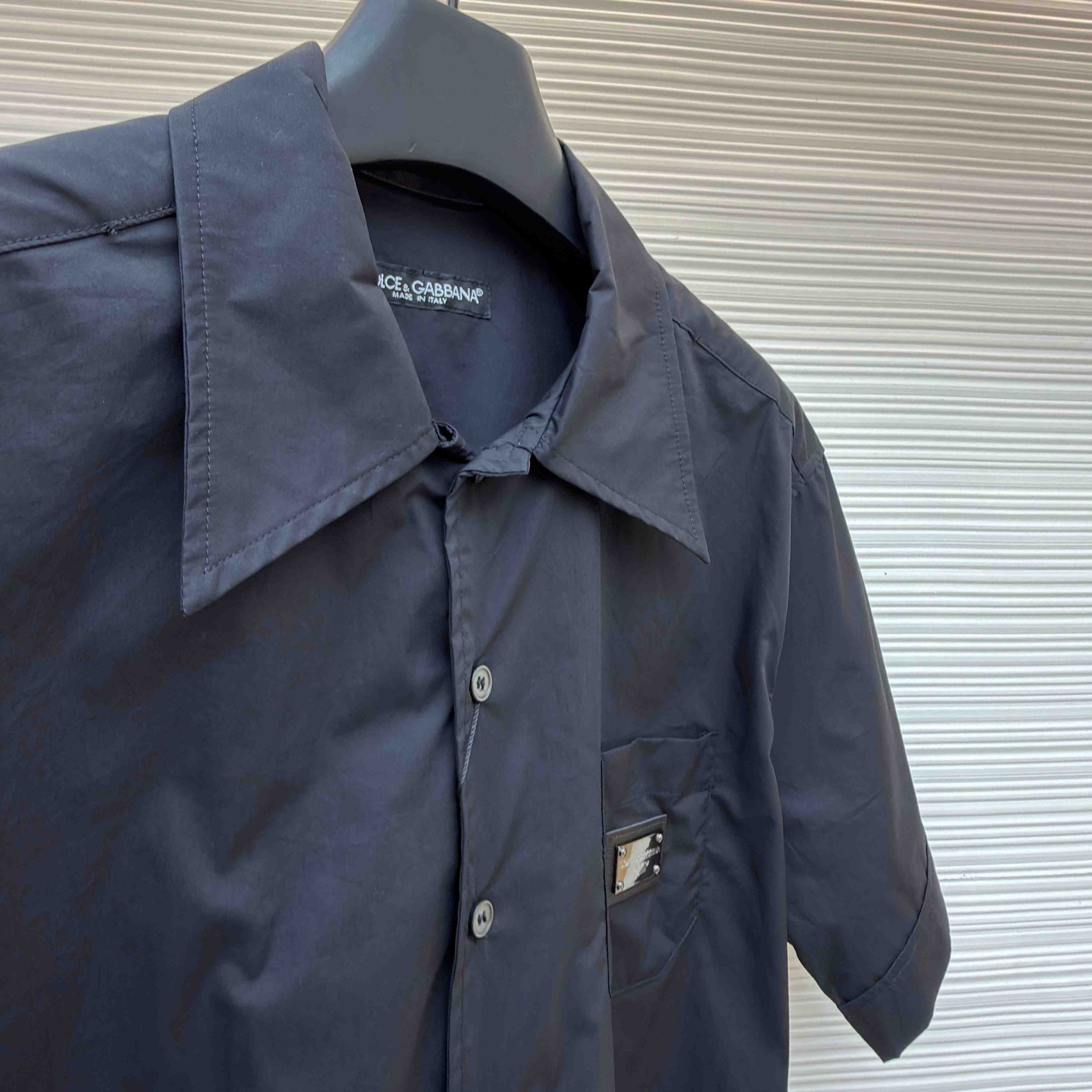 Dolce & Gabbana Logo Plaque Cotton Short Sleeved Shirt - FashionPlug