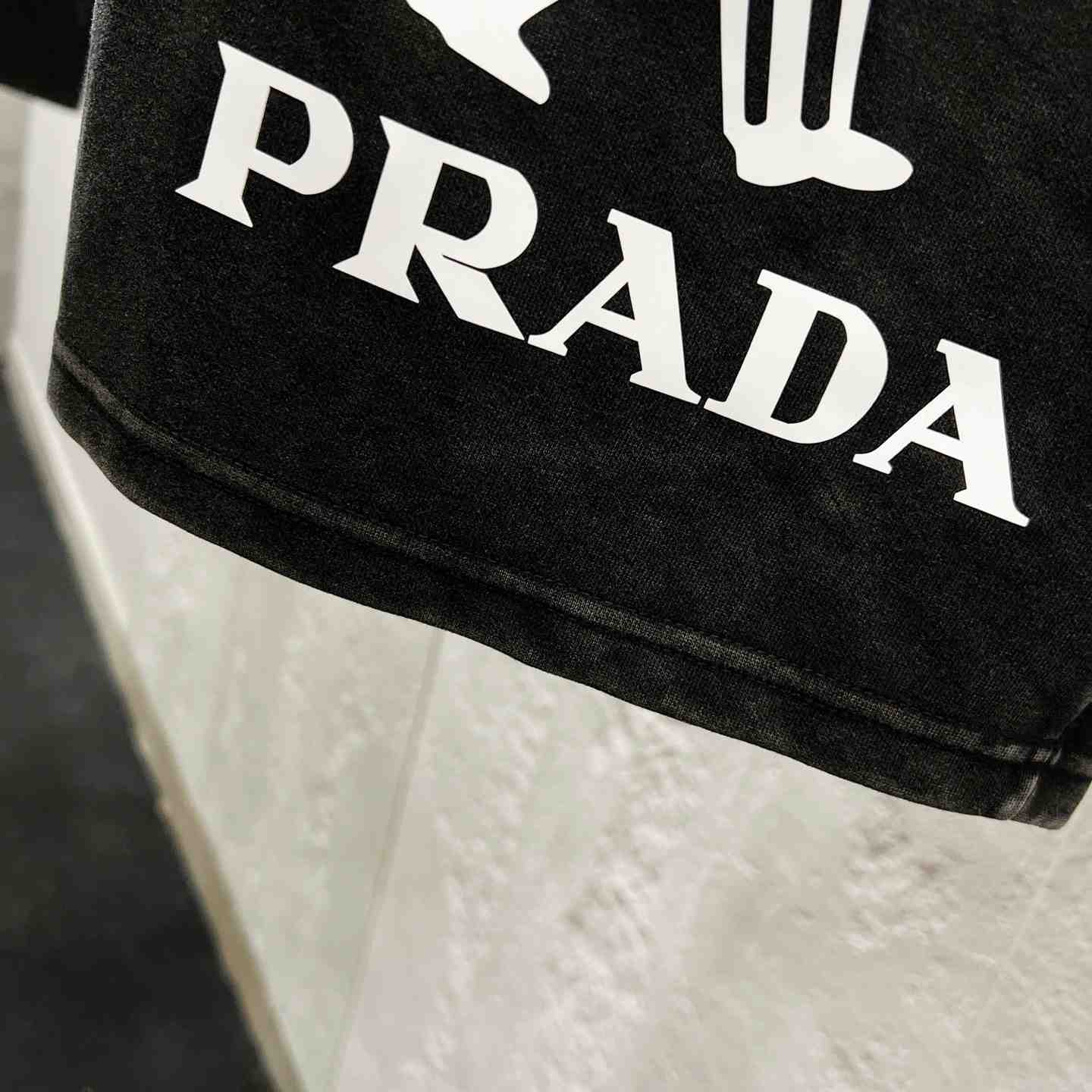 Prada Shorts    - FashionPlug
