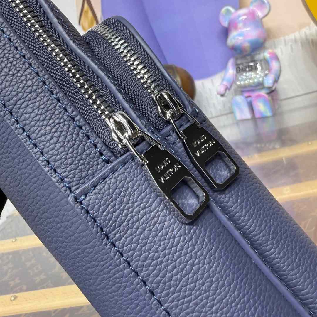 Louis Vuitton Avenue Slingbag PM   M15269 - FashionPlug