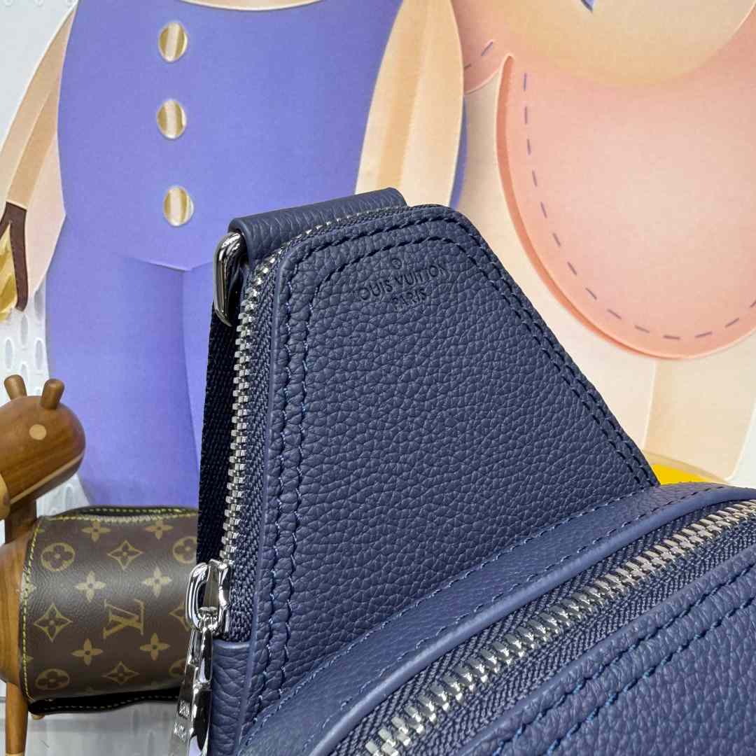 Louis Vuitton Avenue Slingbag PM   M15269 - FashionPlug