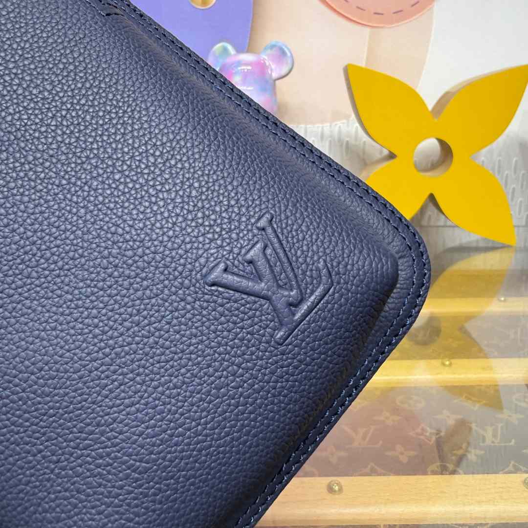 Louis Vuitton Avenue Slingbag PM   M15269 - FashionPlug
