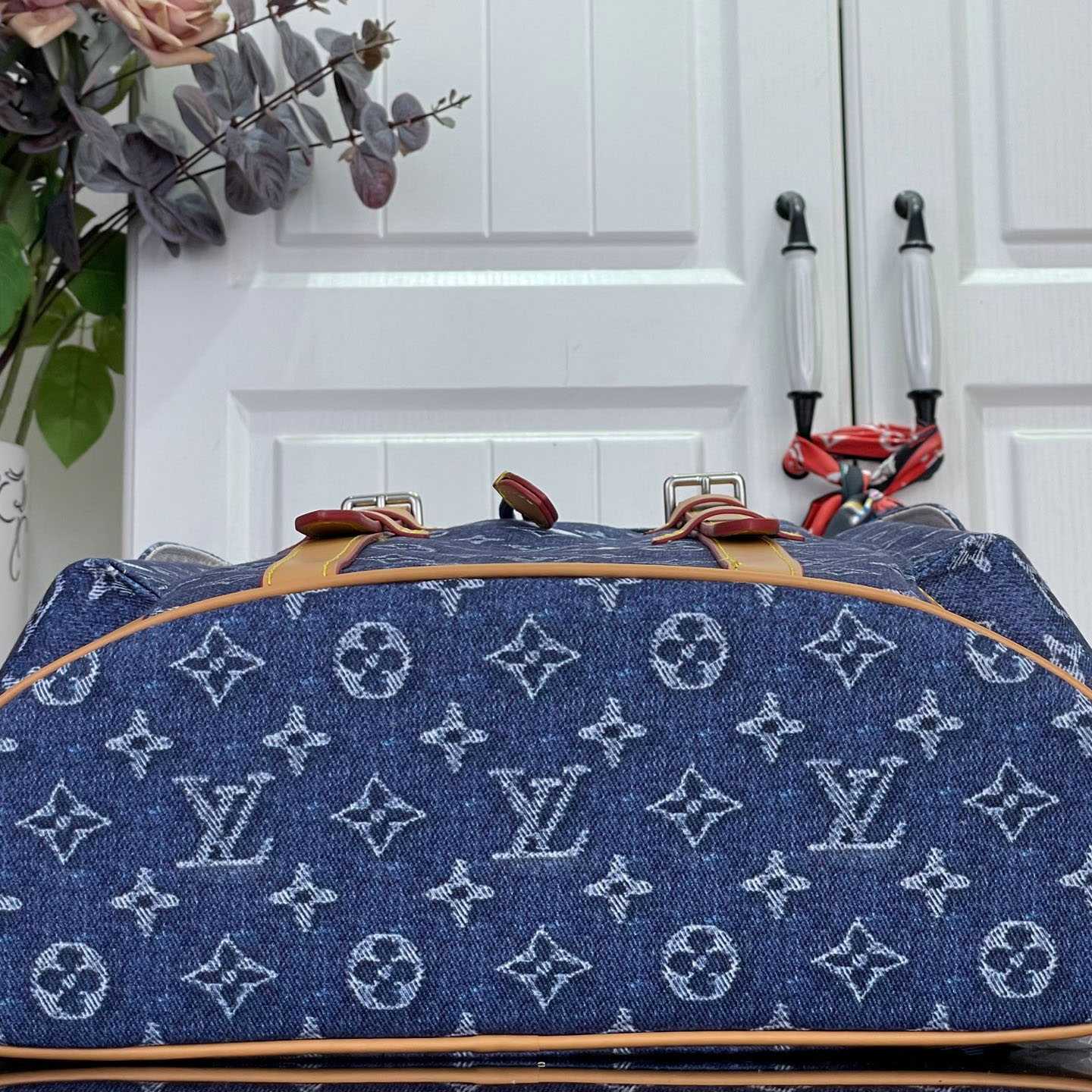  Louis Vuitton Christopher MM     M27554 - FashionPlug