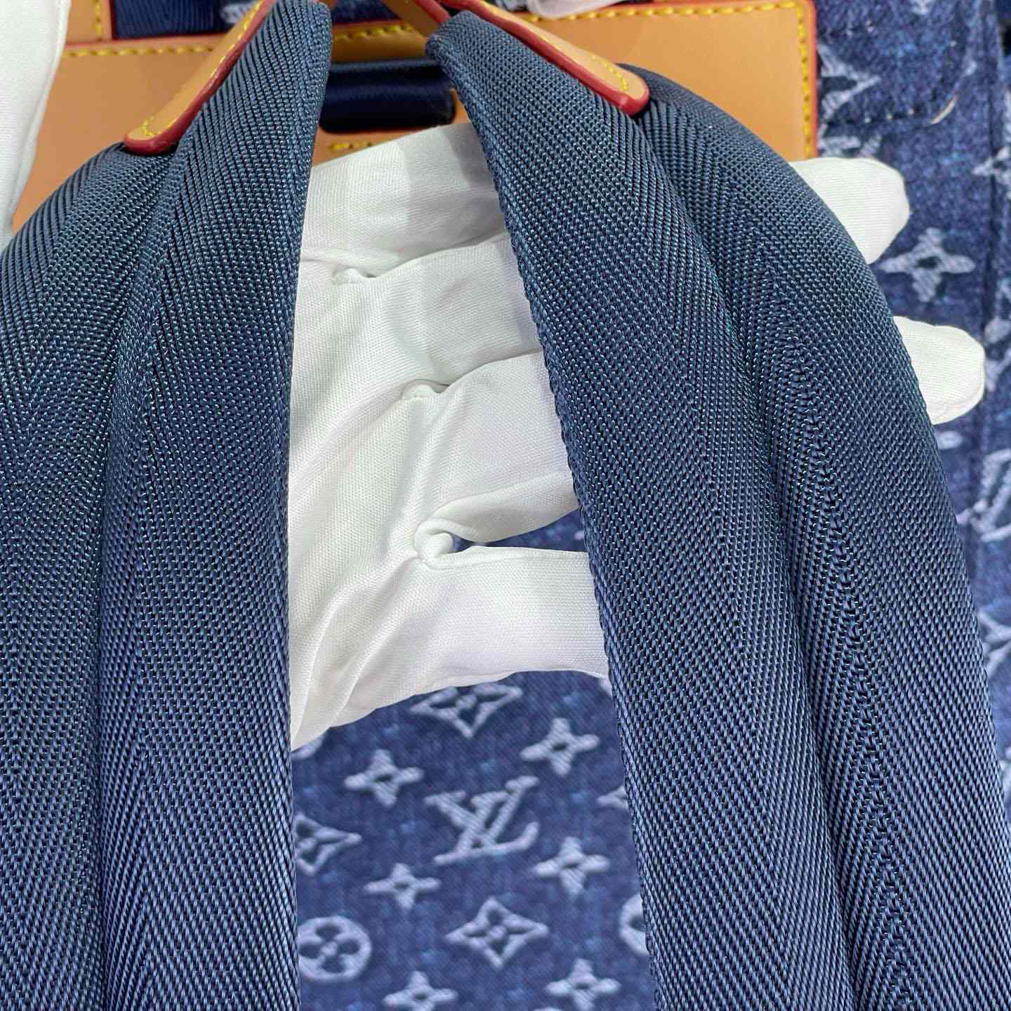  Louis Vuitton Christopher MM     M27554 - FashionPlug