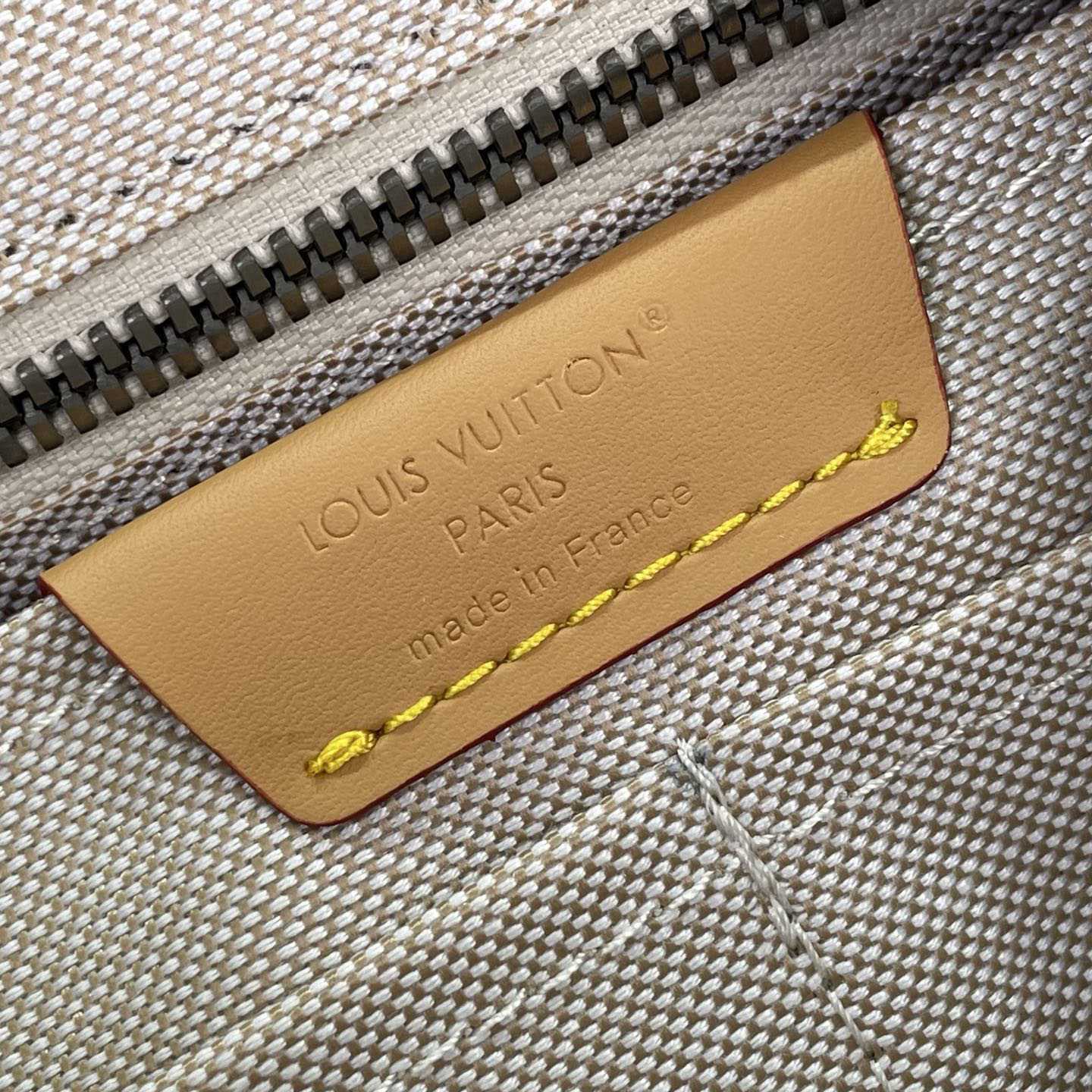  Louis Vuitton Christopher MM     M27554 - FashionPlug