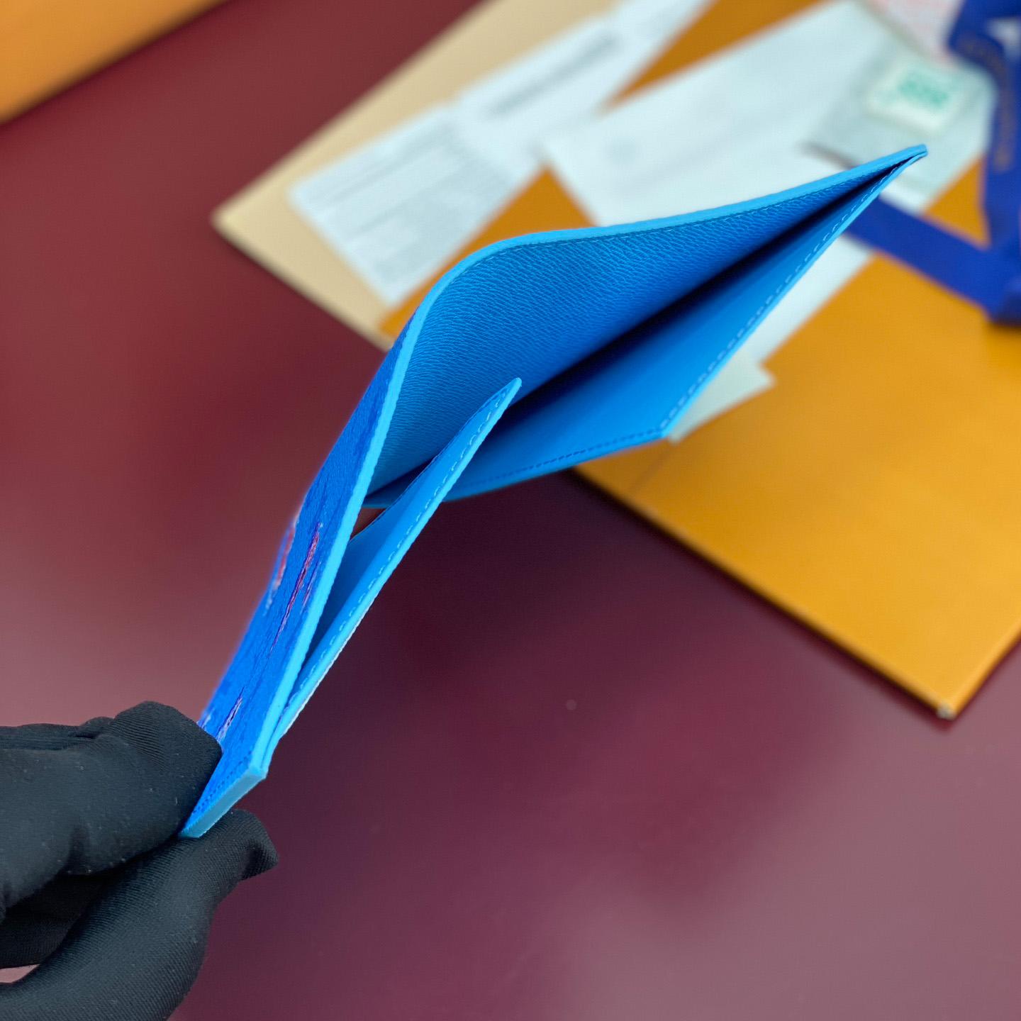 Louis Vuitton Passport Cover M14876 - FashionPlug