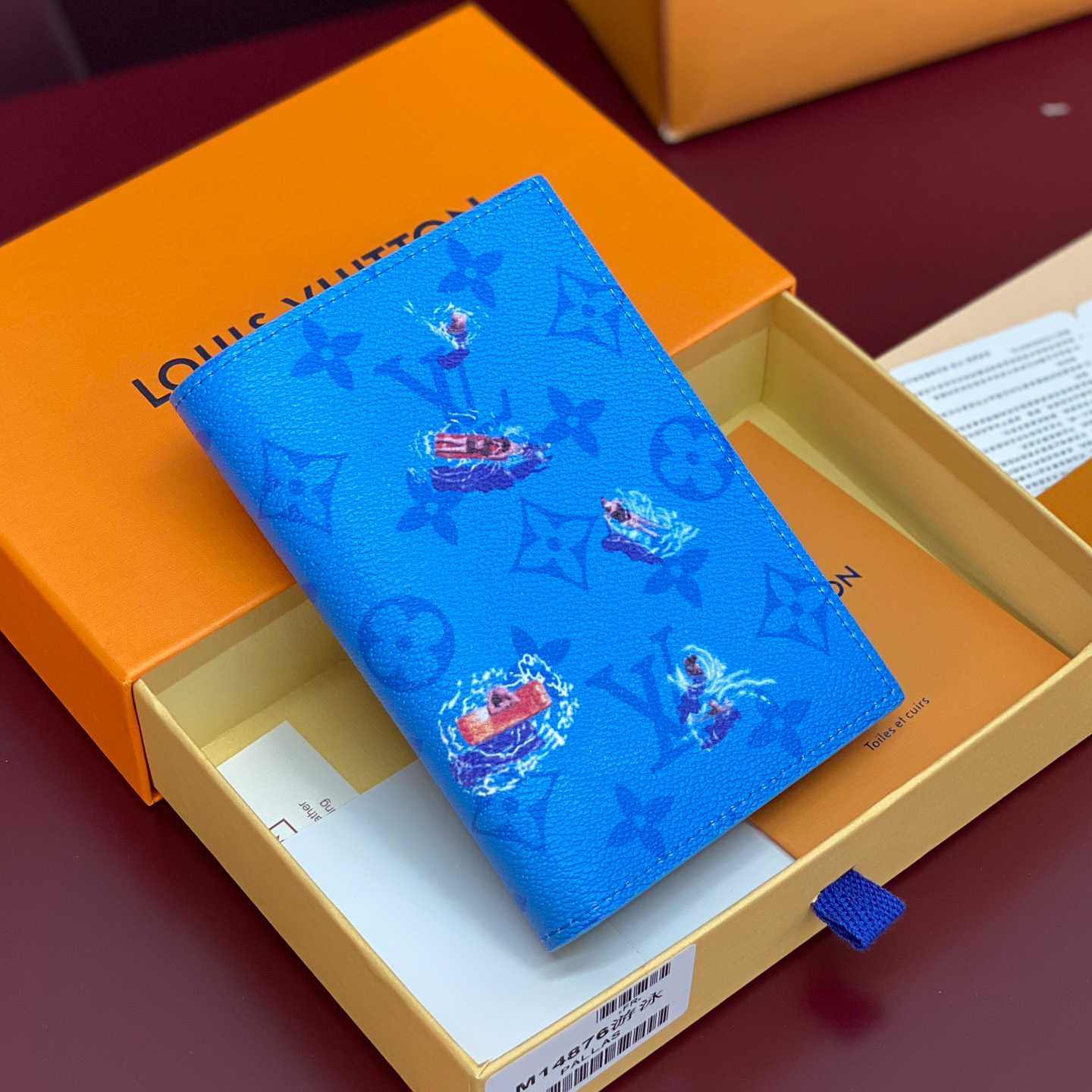 Louis Vuitton Passport Cover M14876 - FashionPlug