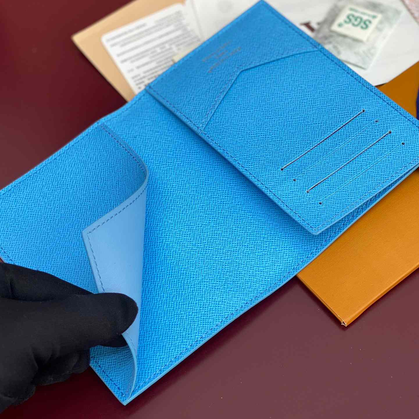 Louis Vuitton Passport Cover M14876 - FashionPlug