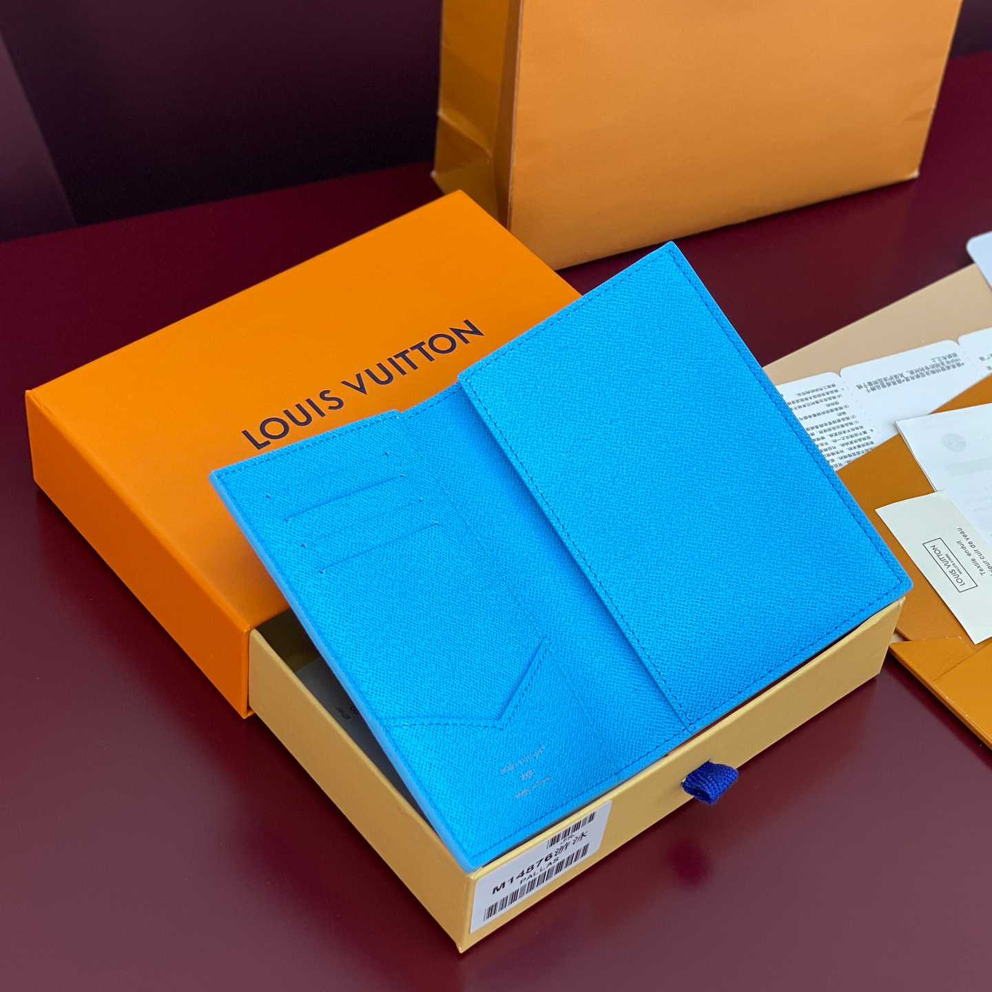 Louis Vuitton Passport Cover M14876 - FashionPlug