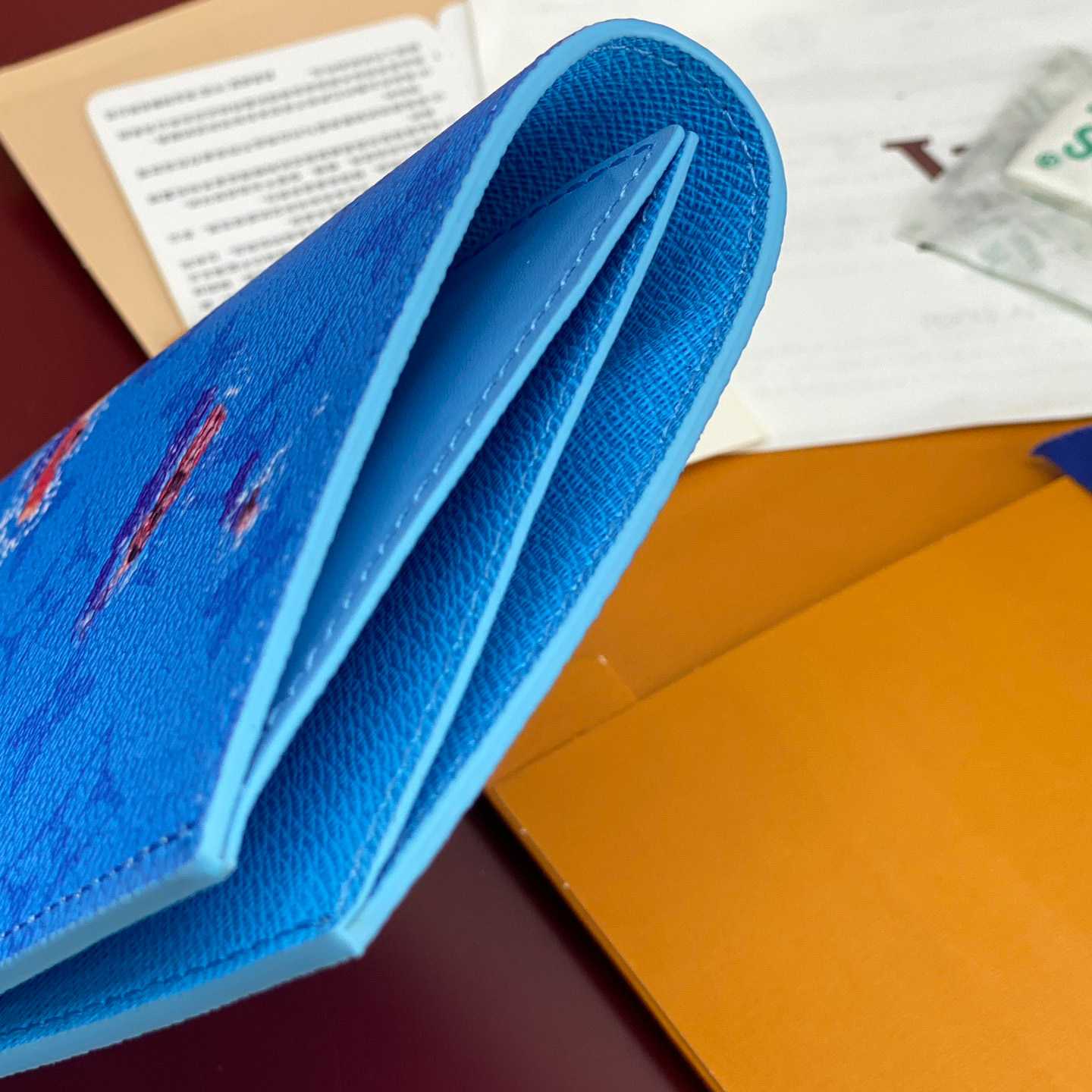 Louis Vuitton Passport Cover M14876 - FashionPlug