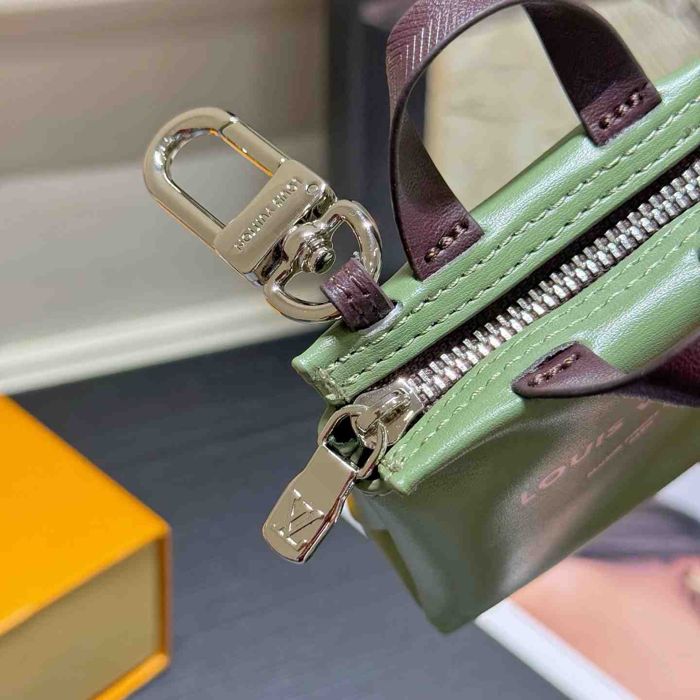 Louis Vuitton LV Mini Shopper Bag Charm M03358 - FashionPlug