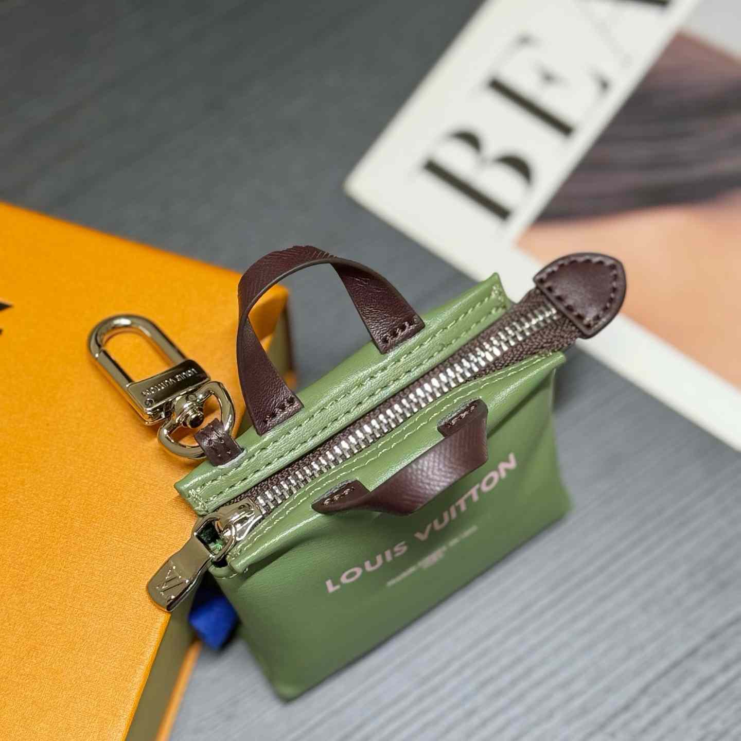 Louis Vuitton LV Mini Shopper Bag Charm M03358 - FashionPlug