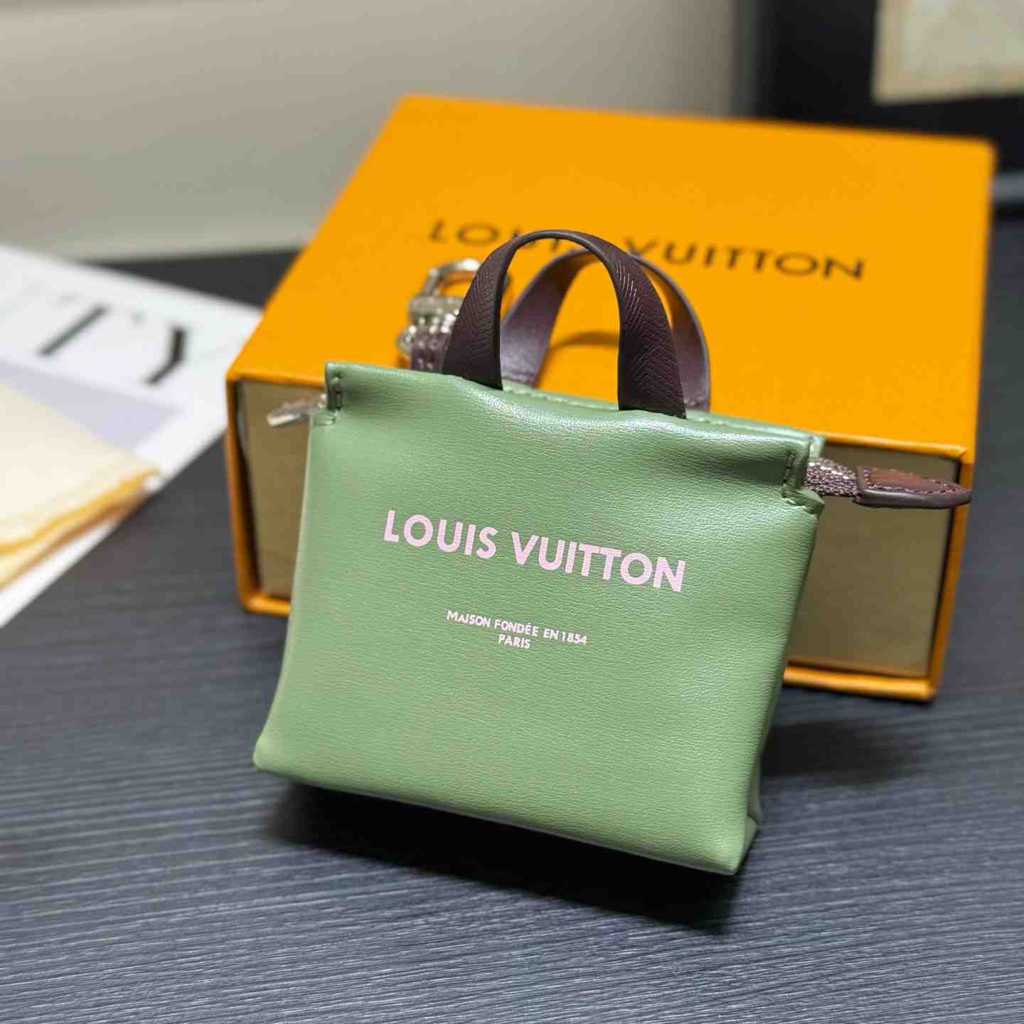 Louis Vuitton LV Mini Shopper Bag Charm M03358 - FashionPlug
