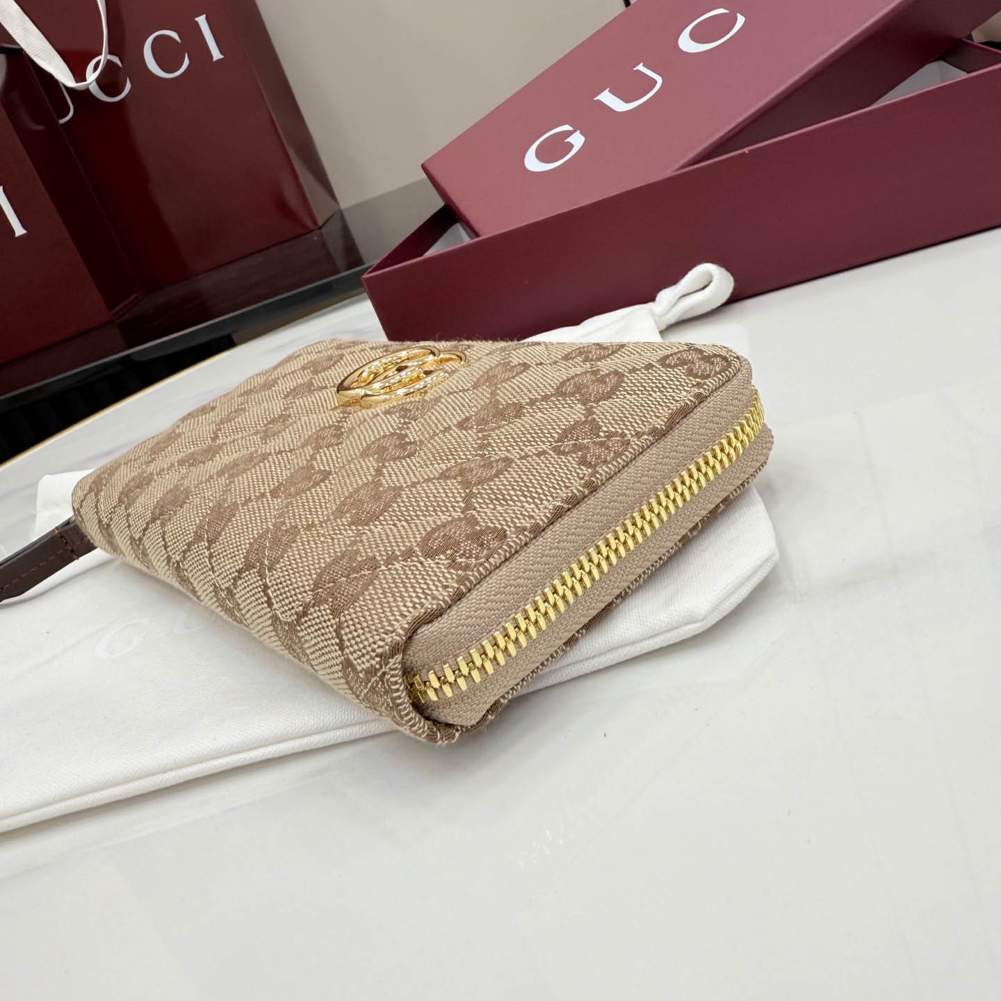 Gucci GG Marmont Zip Around Wallet - FashionPlug