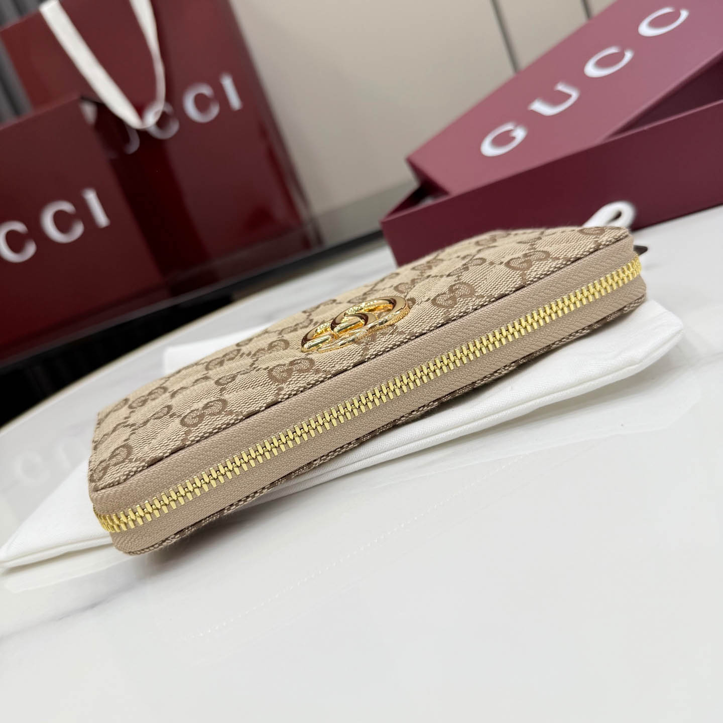 Gucci GG Marmont Zip Around Wallet - FashionPlug