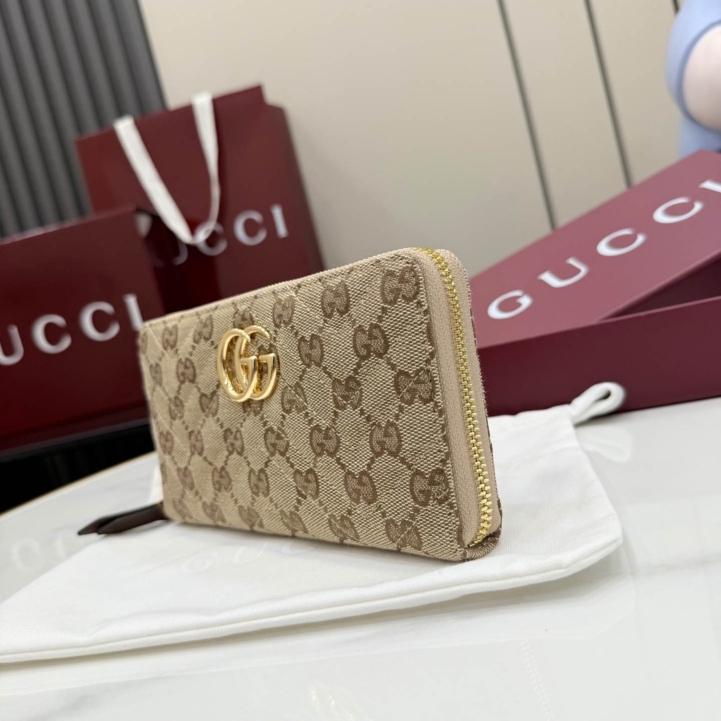 Gucci GG Marmont Zip Around Wallet - FashionPlug