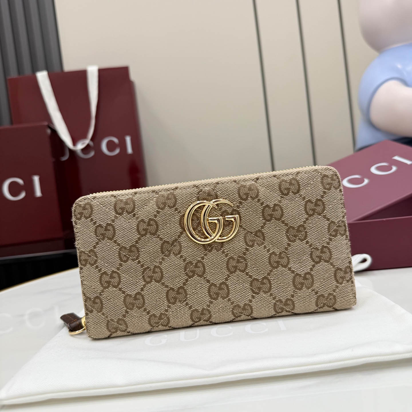 Gucci GG Marmont Zip Around Wallet - FashionPlug