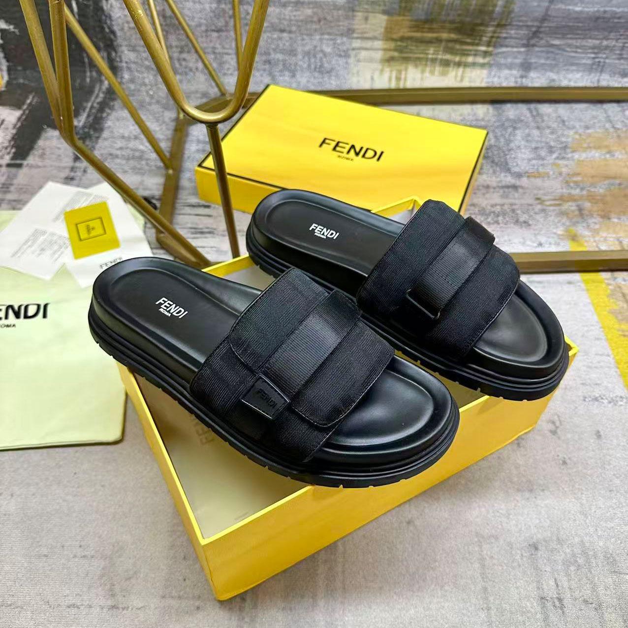 Fendi Chunky Slides - FashionPlug