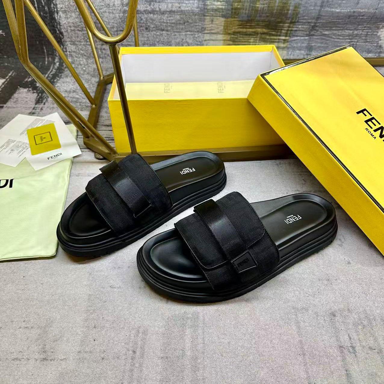 Fendi Chunky Slides - FashionPlug